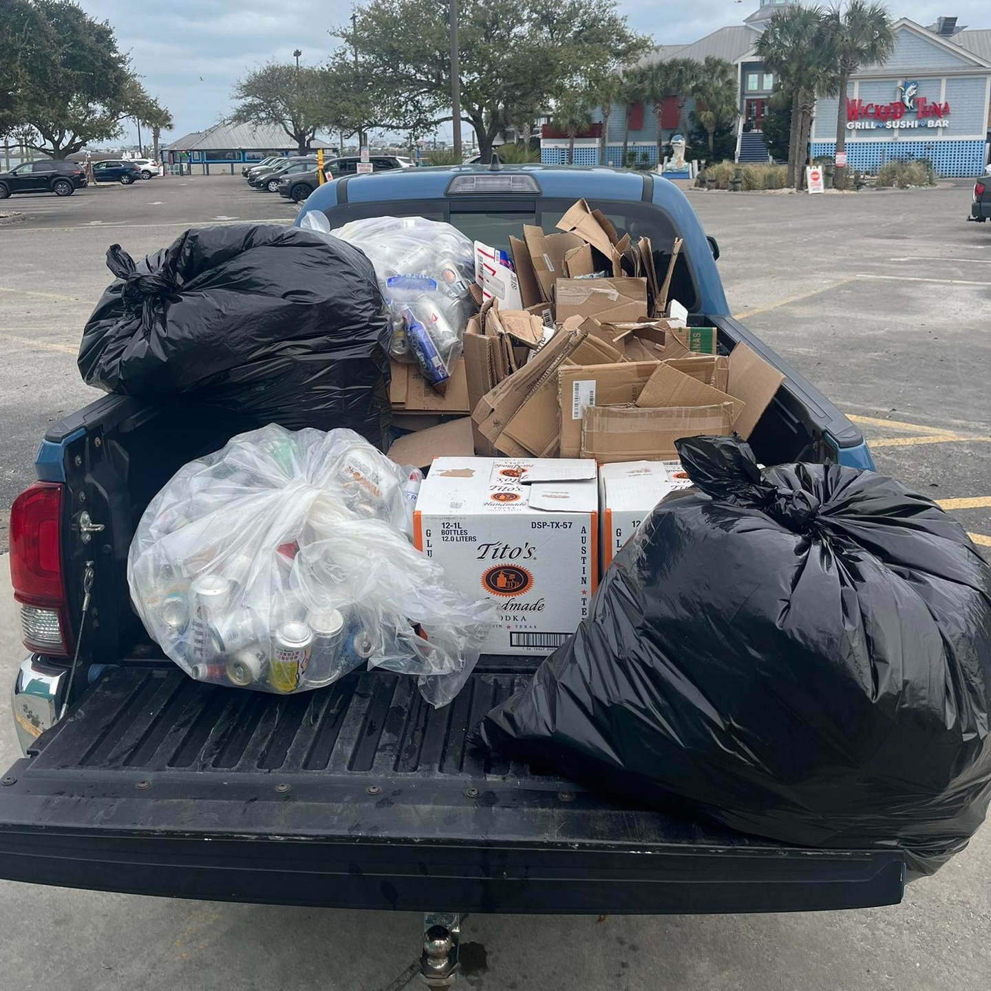 Our first load of recyclables from the 12th Annual Oyster Roast and Bloody Mary Festival.
The Sea Beyond Foundation believes in recycling what we can. It may be more work, but we strongly believe in doing our part and setting an example for other events in our area.