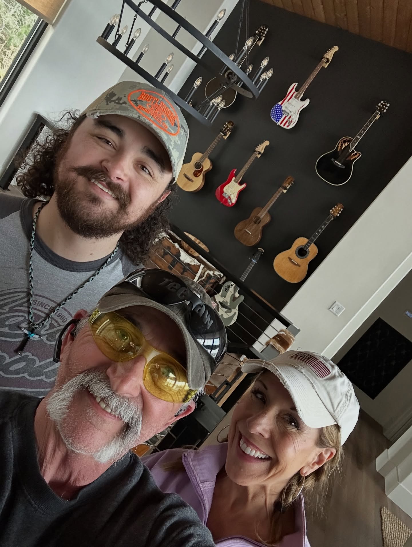 Beautiful day writing songs with my friends @aarontippin & @theatippin on the edge of @centerhilllaketenn
Then a lakeside hike afterwards 🥾💪🏼✍🏼
Y’all I grew up on @aarontippin ‘s music & for the first time in a long time he has new music out with more on the way! 🤘🏼🎸 So proud of you brother!
Y’all go check out “American Sky” written by @tomtippin #aarontippin #legend #newmusic #songwriter #country