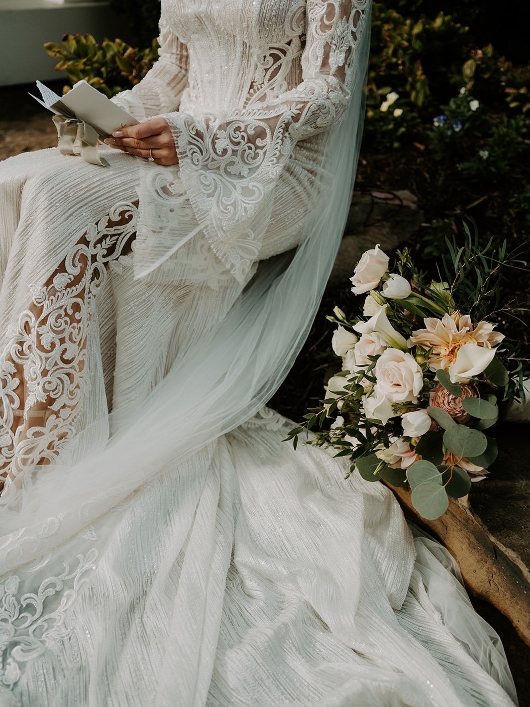 Private vow readings have never looked more romantic 🤍
⠀⠀⠀⠀⠀⠀⠀⠀⠀
@jewelsyphotography
@elizabethgilesevents
@rivionweddingfilms
@sweptllc
@theaimeenicolemua
@djorlando_baltimore
@sweetanniesflowertruck
@grand_rental events
@kupcakesco