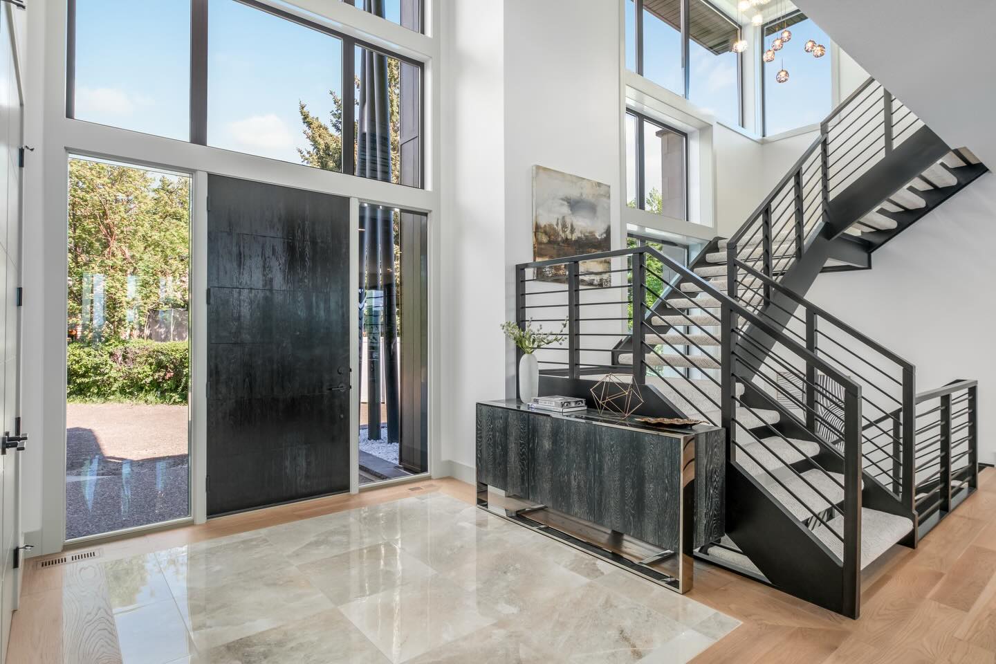 Which stairway is your favourite?? 🏠
#custombuild #dreamhome #houses #calgaryhomes #luxurybuilders