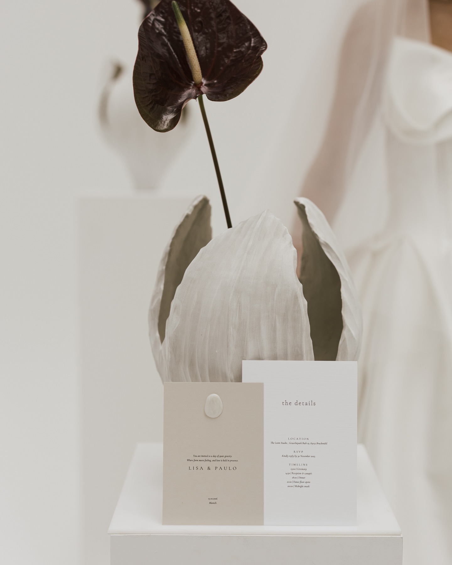 quiet luxury wedding stationery 🖤
•
•
•
#savethedatewedding #hochzeitseinladungen #hochzeitspapeterie #einladungskartenhochzeit #bridetobe #editorialwedding #editorialbride #luxurystationery
HOCHZEITSPAPETERIE
HOCHZEITSEINLADUNG
HOCHZEIT2026
SAVETHEDATEKARTEN
EDITORIALWEDDING
EDITORIALBRIDE
Photographpy: @tamarawilde.co
Concept: @tamarawilde.co, @juliane.kaeppel, @artiage_exklusive_hochzeiten
Wedding Planner and Artistic Direction: @artiage_exklusive_hochzeiten
Ceramic Artist: @neckeramik
Studio:@theloom_studio
Decoration: @festtischlein
Floral Design: @studiostefanieschaefer
Stationery:@slowdown_art
Hair&Make-up:@joana.greimers
Wedding Dress:@whitesilhouette_brautmoden
Jewelry: @whitesilhouette_brautmoden
Bride: @_llisa