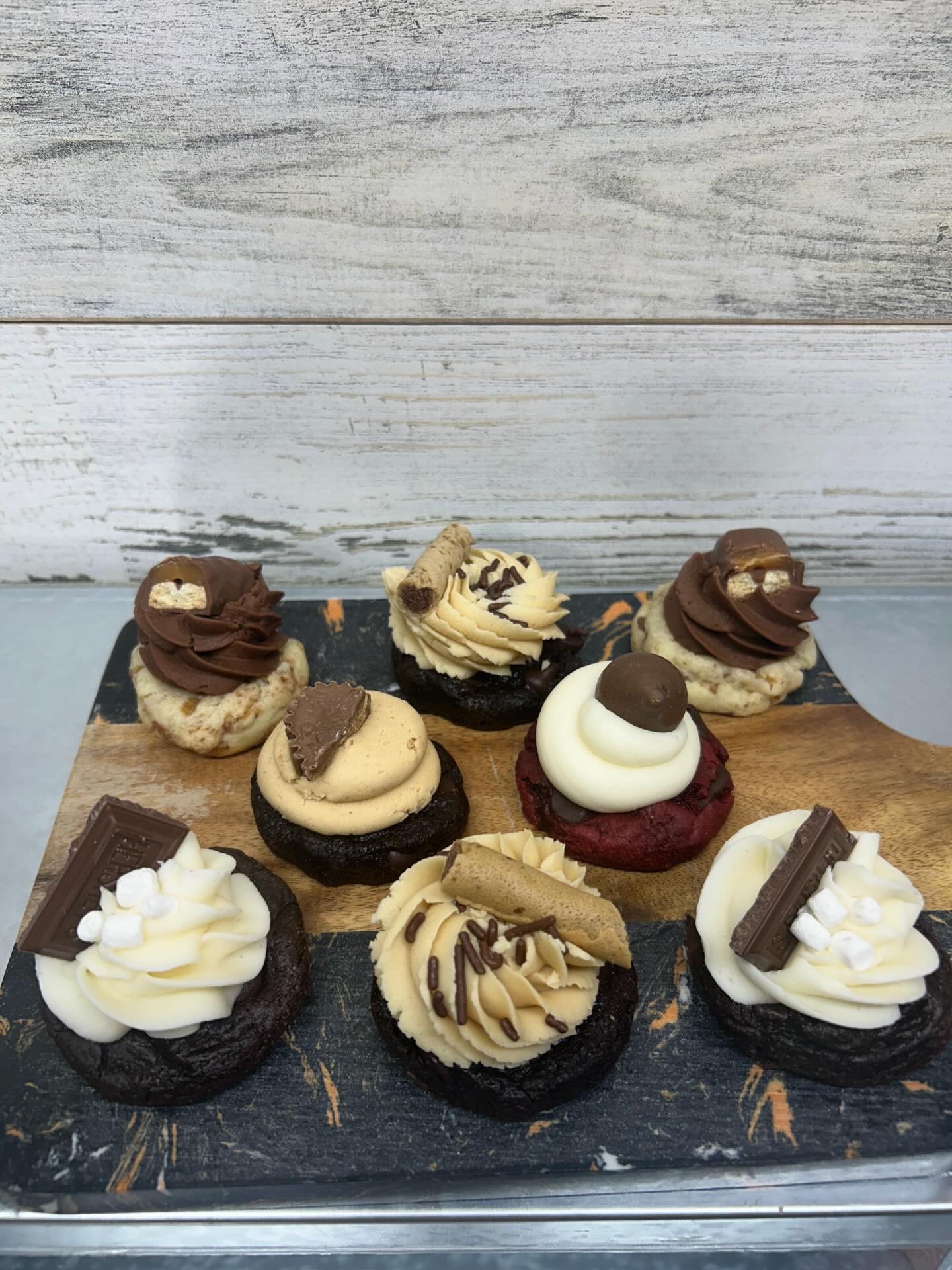 Reminder you donât need a special occasion to order dessert đŞ.
Sometimes the reason is simply:
â¨Itâs the weekend
â¨You survived the week
â¨You deserve something sweet
Fresh baked treats available. Message me to place an order or fill out an inquiry form at www.thefrostedcrumb.shop
#desserts #dessert #grandrapids #weddings #dessertlovers