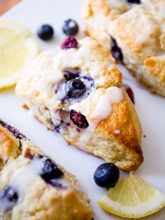 🌺 introducing our newest springtime goodies!
* Lemon, Blueberry & Honey Sourdough Scones
* Pesto & Mozzarella Sourdough loaf
Available @wacofarmersmkt from March 7th - May 30th 🌷🍞