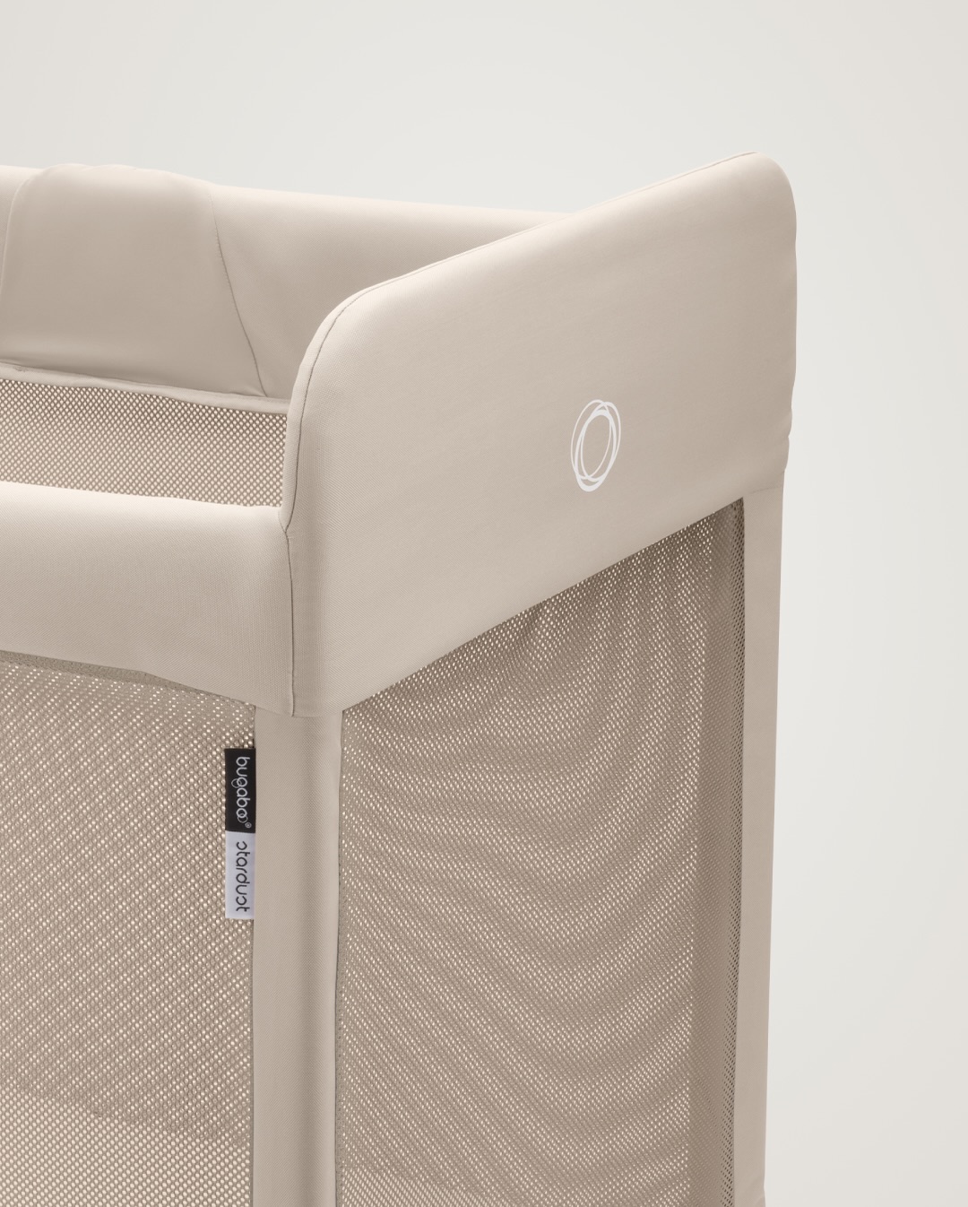 במיוחד עכשיו – אתכם בכל מקום, כולל משלוח!לשינה, למשחק ולהתבוננות בכל שלב מגיל לידה.
יוצר מרחב נוח ובטוח עבור הקטנטנים, בכל מקום.🐣 נפתח ומתקפל בשנייה
🐣 אחסון קומפקטי עם מזרן מובנה ותיק נשיאה
🐣 בד אוורירי לזרימת אוויר אופטימלית וקשר עין עם התינוק
🐣 רגליים רחבות ליציבות מרבית
🐣 4 שנות אחריות*❤️זמינים לכם לשאלות, התייעצות והגעה להדרכות או איסוף עצמי בתיאום מראש*ברכישה ממשווק מורשה בלבד ובכפוף לרישום באתר בוגבו