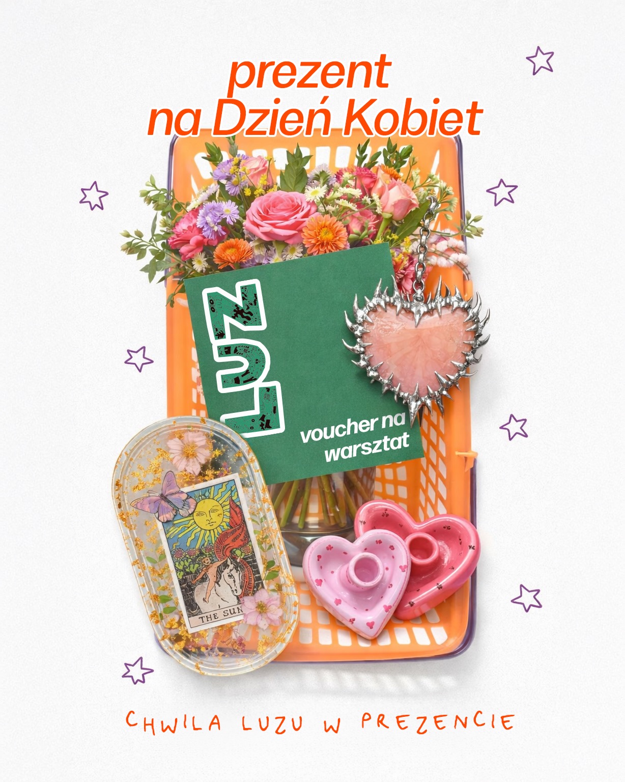Nie masz prezentu na Dzień Kobiet? Możesz na nas liczyć 😁
Na Dzień Kobiet polecamy:
🎟️ Voucher na dowolne warsztaty na LUZie ważny przez 6 miesięcy: robienie biżuterii z cyny, szydełkowanie torebek, aktorstwo, czy tworzenie plakatu? Sprawdź naszą aktualną ofertę 👀
💐 Warsztat Układania Bukietów na Pierwszy Dzień Wiosny — podaruj udział w warsztacie żeby zaskoczyć kwiatami, a nie kolejny raz dać bukiet tulipanów ;)
Vouchery i bilety dostępne na stronie: luzwarsztaty.com