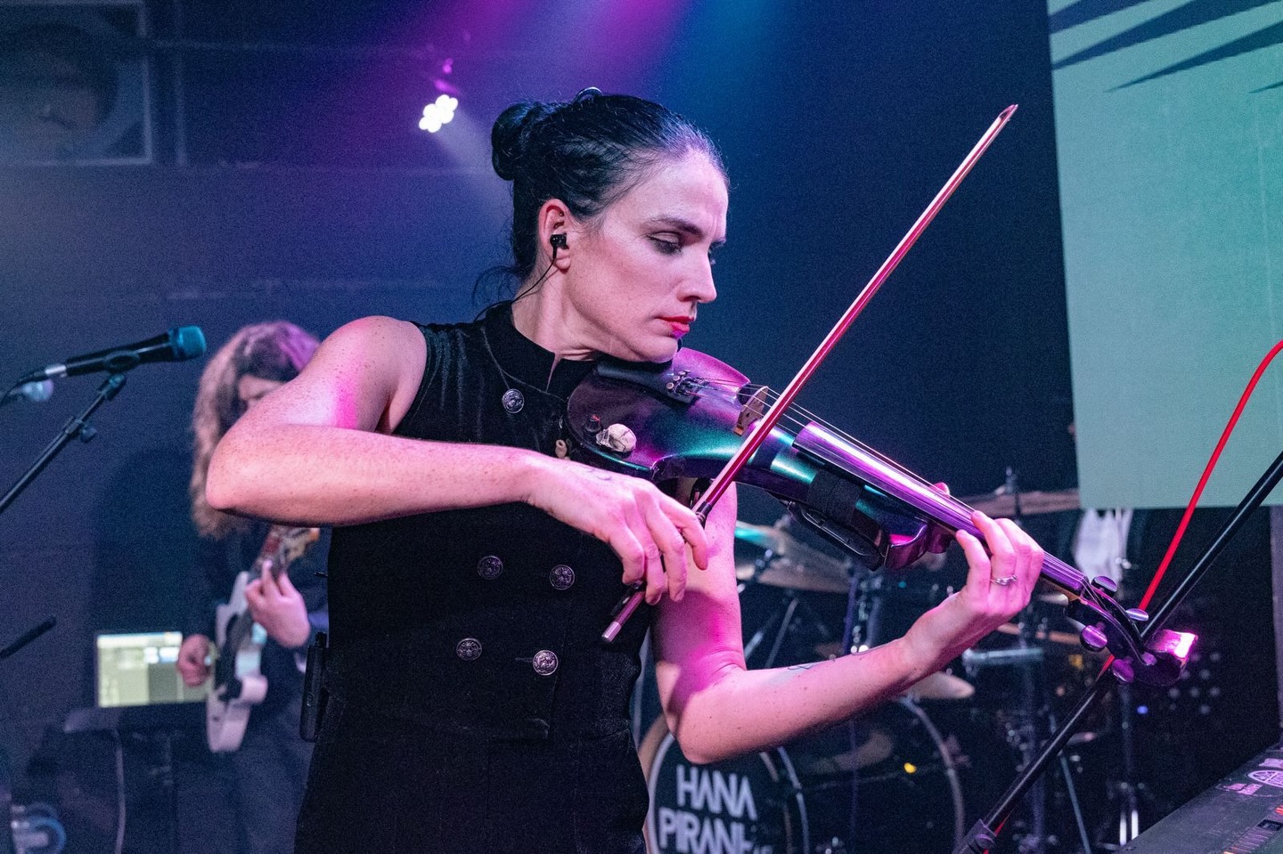 Happy Birthday to our incredible Hana Piranha… may your violin riffs be mighty and your teeth stay sharp! Your band loves you x
_
#birthday #hanapiranha