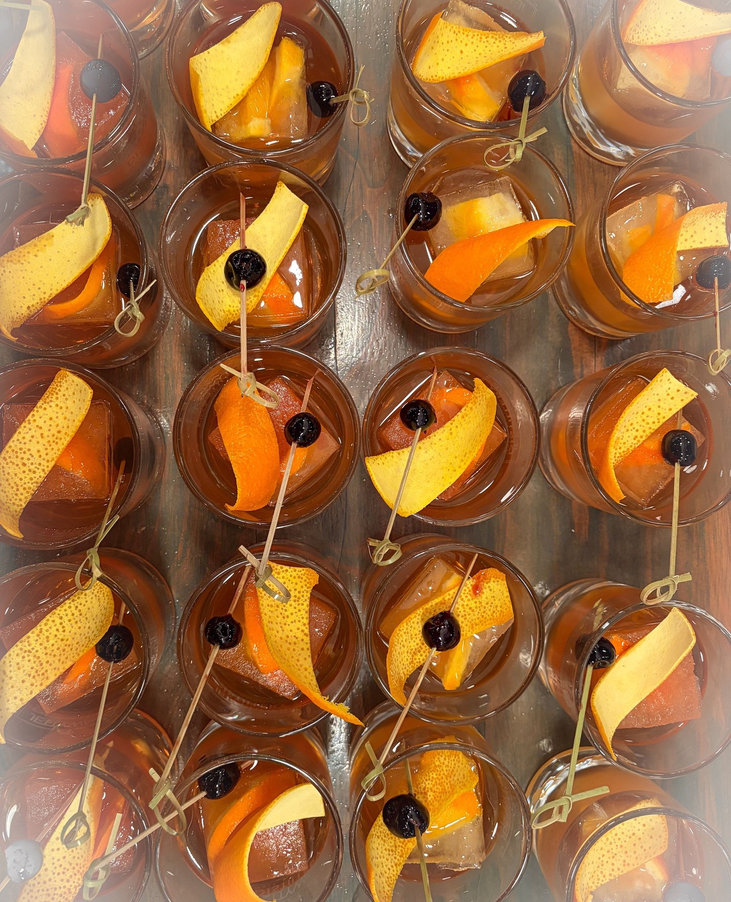 What a night ✨
We had an absolute blast hosting our Jettywave Distillery x Gibraltar Gems Dinner on Thursday! Incredible food, beautifully paired cocktails, and an inspiring talk from guest speaker Kevin Peterson, author of Cocktail Theory.
If these photos are giving you a little FOMO… don’t worry 😉 Our next dinner will be announced soon. Head to www.jettywave.com and sign up for our newsletter so you’re the first to know (these seats go fast!). 🥂