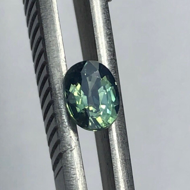 Saphir d’Auvergne (France 🇫🇷) Saphir teal
Taille ovale 0.63ct
Dimensions : 5.69 x 4.4mm
Taille de précision. Naturel, non chauffé, non traité.
Certificat : nous contacter
(Prix professionels nous contacter) lien boutique :
https://www.gemglaz.com/product-page/copie-de-saphir-d-auvergne-taille-ovale-0-63ct
French sapphire 🇫🇷 from Auvergne. Oval 0,63ct 5,69 x 4,4mm. Precision cut. Natural, unheated, untreated.
#saphir #saphirdefrance #saphirdauvergne #frenchsapphire #finegems #exceptionalgemstones #teal #tealsapphire #bluesapphire #naturalgemstone #ethicalgemstone #ethicallymined #naturalsapphire #unheatedsapphire #saphirnaturel #pierresethiques #joaillerieethique
#sapphire #gemme #cuttinggemstones #precisioncut #ethicaljewelry #highjewelry #jewelrydesign #statementjewelry #hautejoaillerie #minetomarket #jewelrydesigner #jewelryblogger #gemstonetraceability