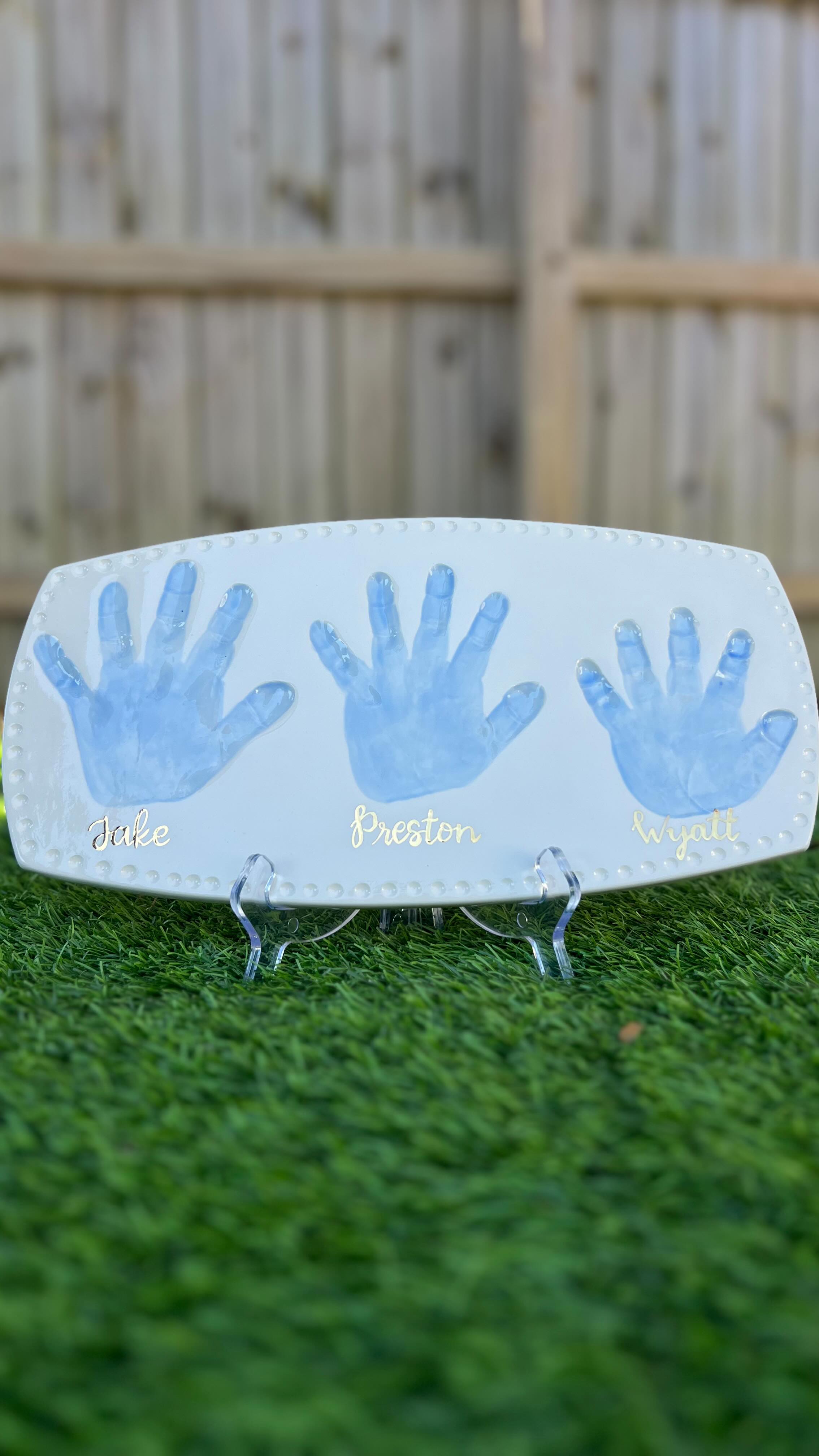 🩵💙🩵 just because you’re a boy mom doesn’t mean you can’t have pretty things! Book an appointment and bring your guys to the studio asap!
Link in the bio to book!