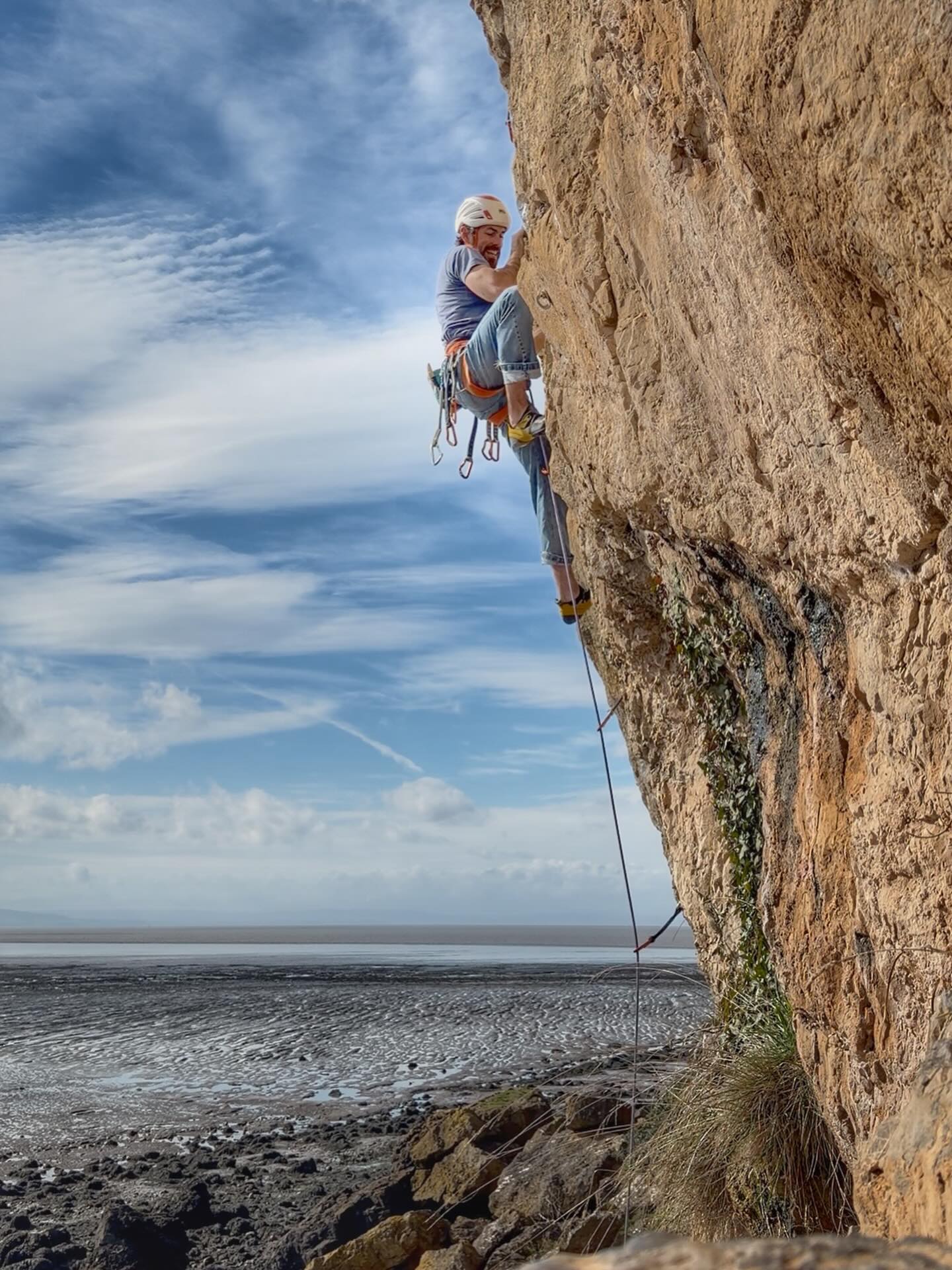 Clashing Socks 7b & Space Oddity 7a ✅
All I’ve read all winter in Spain is how bad the UK’s winter has been but first day back climbing for me, at Brean Down has been lush!
I came to try a different route but that was seeping a lot but I’m really pleased with these two quick ticks, nice to make the most of my endurance but I’m feeling pretty weak in the fingers to be honest.
Space Oddity was so so, but a good warm up (I actually fired off it and had to have a second go) but the crux section of Clashing Socks was super fun! The main bit is short and steep but climbs nicely, I kind of went big from good hold to good hold skipping a couple of ratty things.
When the UK is great it’s flipping ace ☀️
.
#climbing_pictures_of_instagram #ukclimbing #sportclimbing #somerset #beachlife