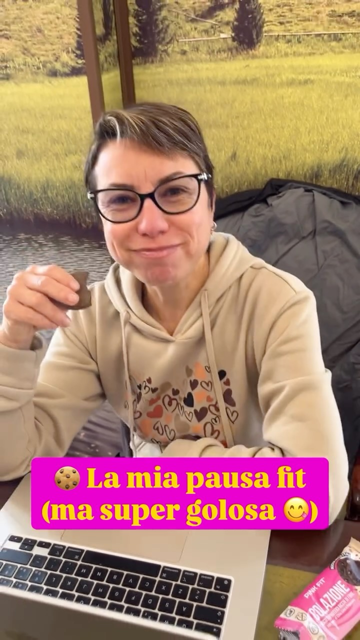 💻 Pausa lavoro = momento sacro 😋
E se c’è anche un biscotto proteico, buono e leggero, la giornata prende tutta un’altra piega 💫
👉 Scopri dove trovarli nel link in bio
#BiscottiProteici #SnackFit #HealthyLife #PausaGolosa #FitFood