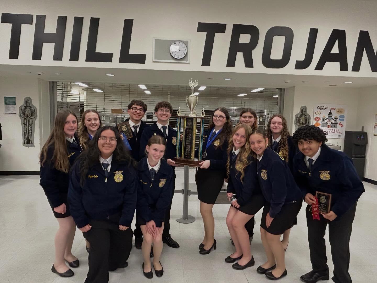 Congratulations to our Parliamentary Procedure teams for competing at the @kerninyoffa contest tonight. Thank you @foothillffa for always hosting!
⭐️Advanced- 1st Place
🥇Outstanding Chairman- Peyton Lee
🥇Outstanding Chair 1- Hannah Lancaster
⭐️Novice- 2nd Place
Both teams will be moving on to the @sanjoaquinffa competition at the end of March! Good luck!! 🍀⭐️
