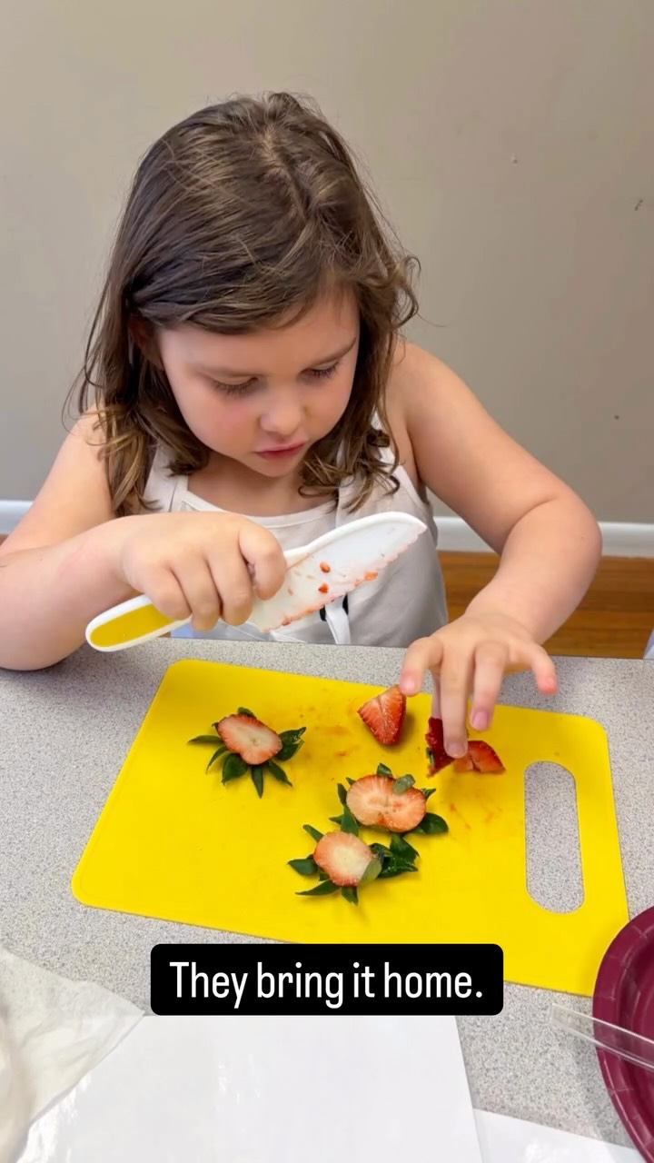 We’ve had parents tell us their children are coming home asking to cook what they made at school.
That’s the goal.
When learning is real, it doesn’t stay in the classroom.
It follows them home.
Our Sparks are building confidence, independence, and pride in meaningful work.
And it shows. 💛
#SeedsAcademy #ActonAcademy #LearnerDriven #HandsOnLearning