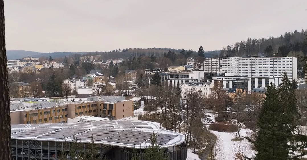 Königliches Kurbad Bad Elster im Vogtland
Bild 1: Blick auf Bad Elster
Bild 2: Kurhaus Bad Elster
Bild 3,4,5: Bademuseum
Bild 6,7,8: Marienquelle in Bad Elster
Bild 9+10: Naturtheater Bad Elster
Bild 11: im König Albert Theater
Bild 12: Wandern in Bad Elster
#badelstervogtland #badelster #vogtland #kurort #reiselust🌎✈️