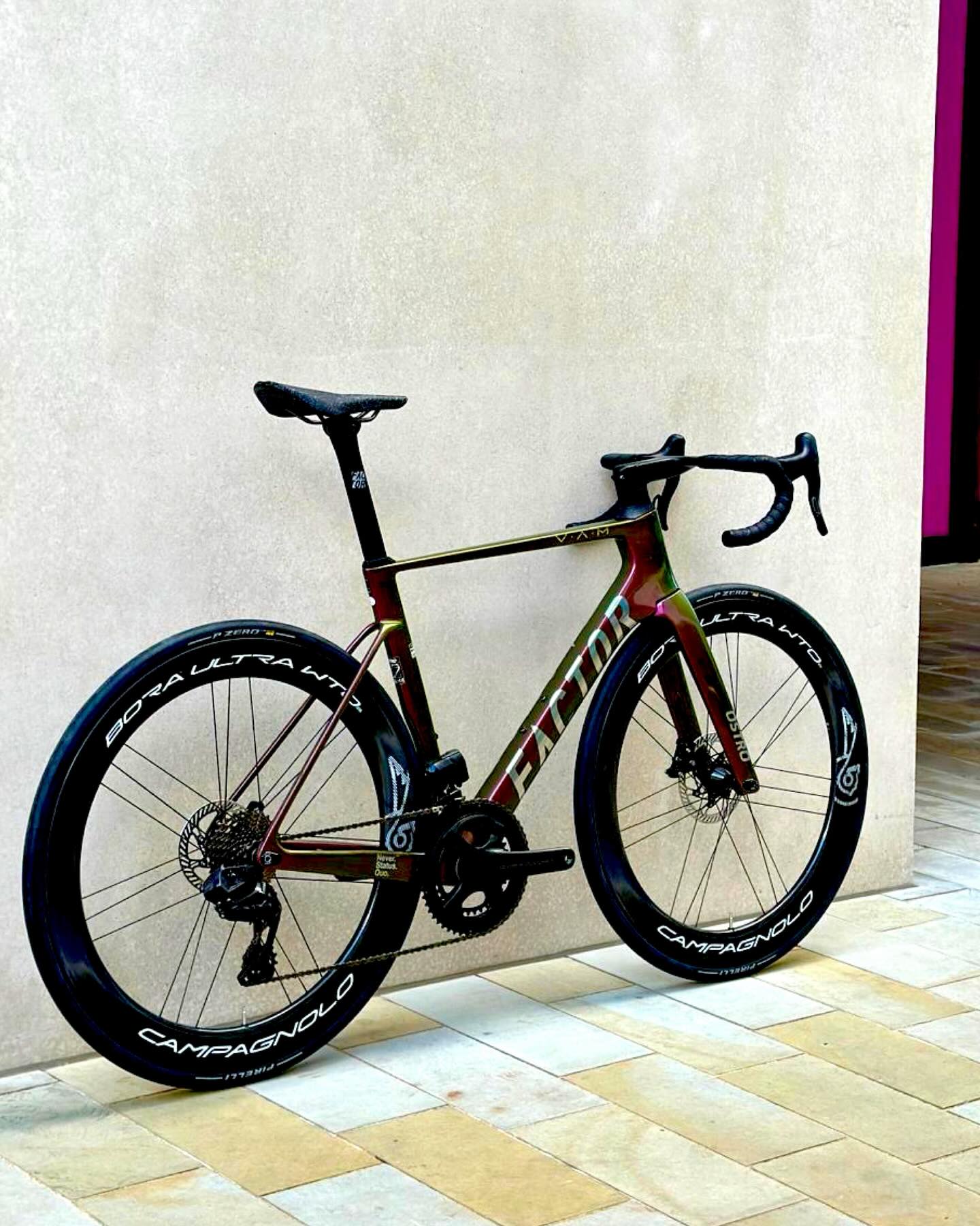 Ready to roll…
A beautiful FACTOR Ostro VAM size 54 in limited edition Scarab colour way with Campagnolo Super Record 13 wireless, BORA Ultra WTO 60 wheels with Pirelli P Zero RS30 and a Fizik Vento Argo saddle.
This is an incredible build and available to purchase today. Drop us a DM or call and you could be riding this spectacular bike on this weekends club run…