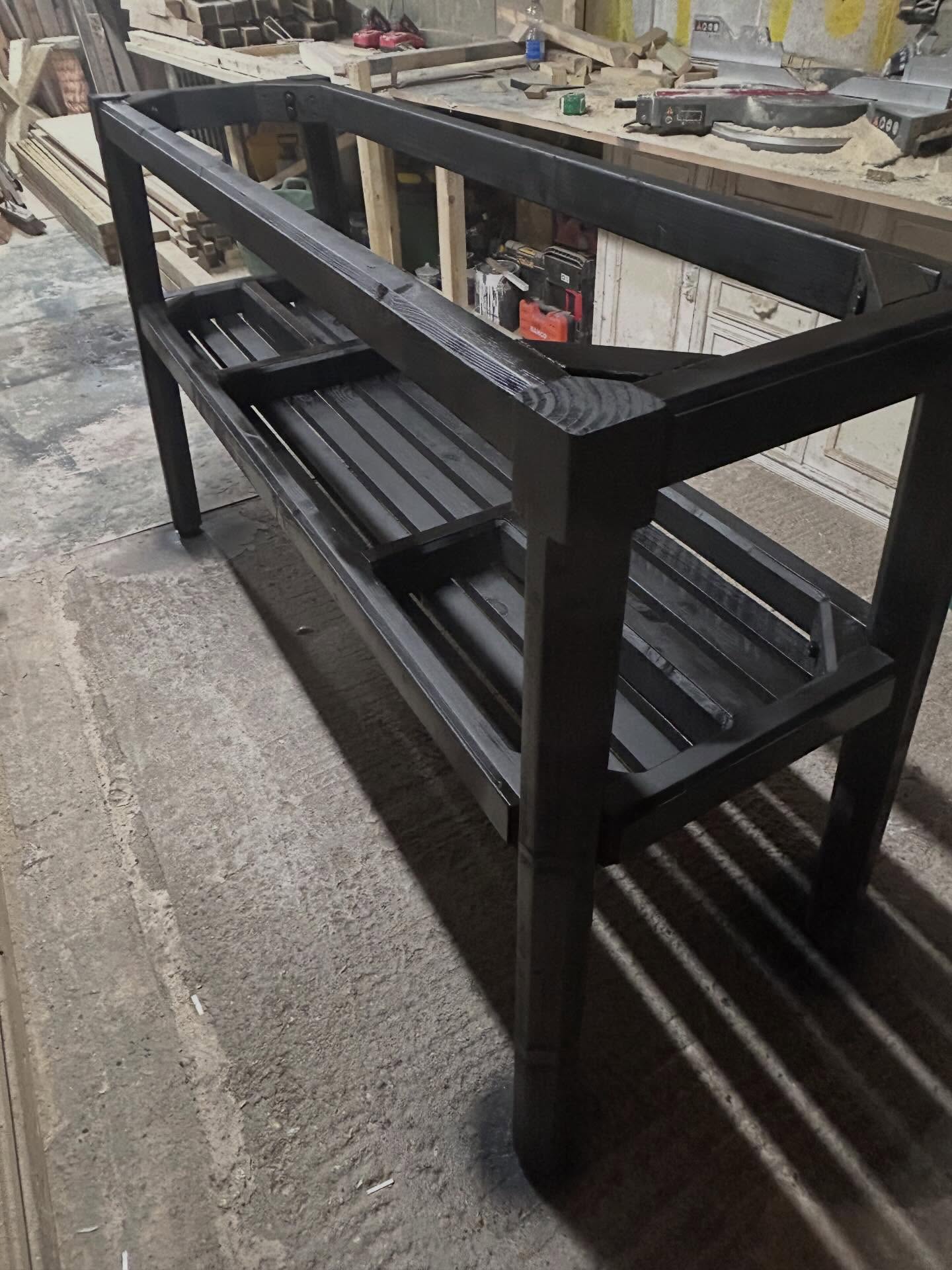 Productive day in the workshop today!! First top coat on my tall table base done ☑️. Working on the bench and stool tops to match the table.