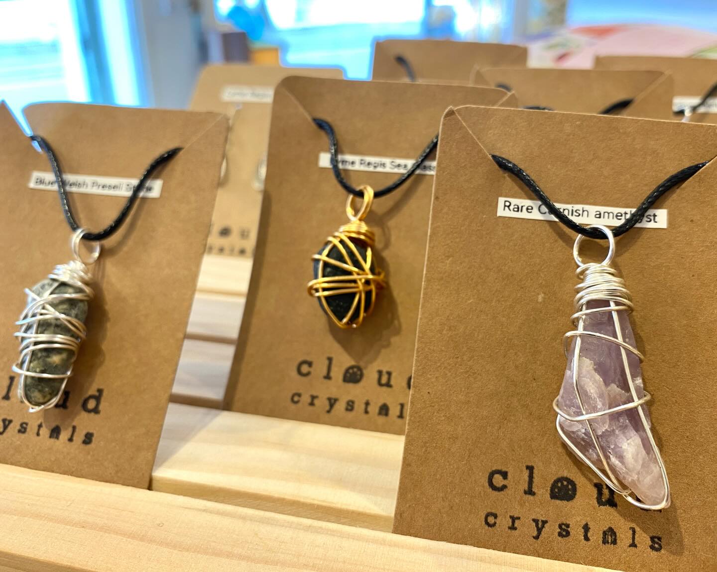 Delighted to have some work from local maker Toby @cloud_crystals98 including jewellery, gems, and scented sprays.
Toby sources gems and fossils locally and from across the uk and makes the beautifully scented sprays with essential oils and local spring water.
Come and take a look!
�
🌷🌿🌷
Currently open Tues-Sat 10am-4pm
Swift Art & Design
18 High Street
Winchcombe
GL54 5LJ
#swiftwinchcombe #swiftcotswolds #shopsmall #shophandmade