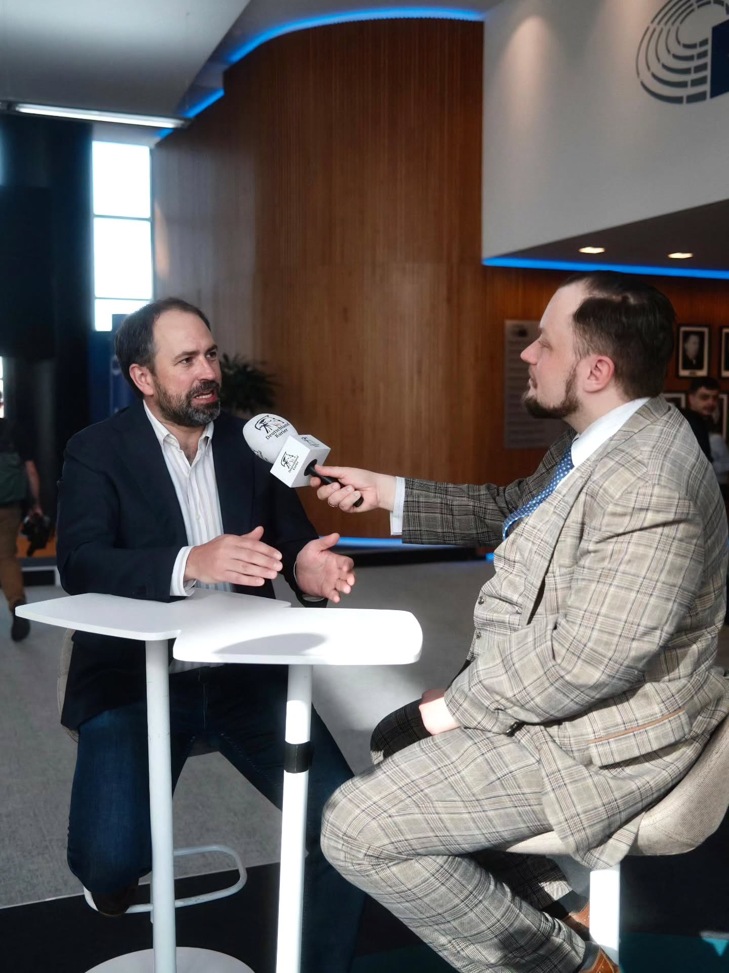 Vielen Dank an Johannes Schüller vom @deutschlandkurier für das freundliche Gespräch in Brüssel. Mein letztes Interview vor der Kommunalwahl erscheint am Sonntag exklusiv auf Deutschlandkurier.de
Nur noch AfD! 💙🇩🇪