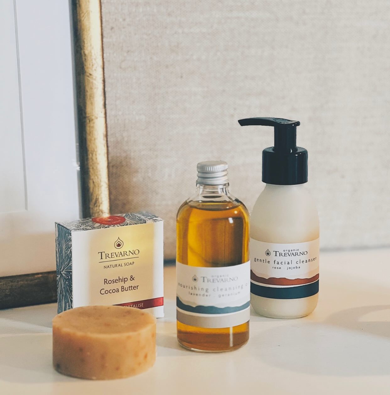 CLEANSE…gentle everyday care.
the perfect trio for those who love a simple, effective cleanse using beautifully formulated staples that care for your skin barrier
And SAVE 20% when purchasing as a bundle
#skincarebundle #organicskincare #facial #gentleformula #madeinuk