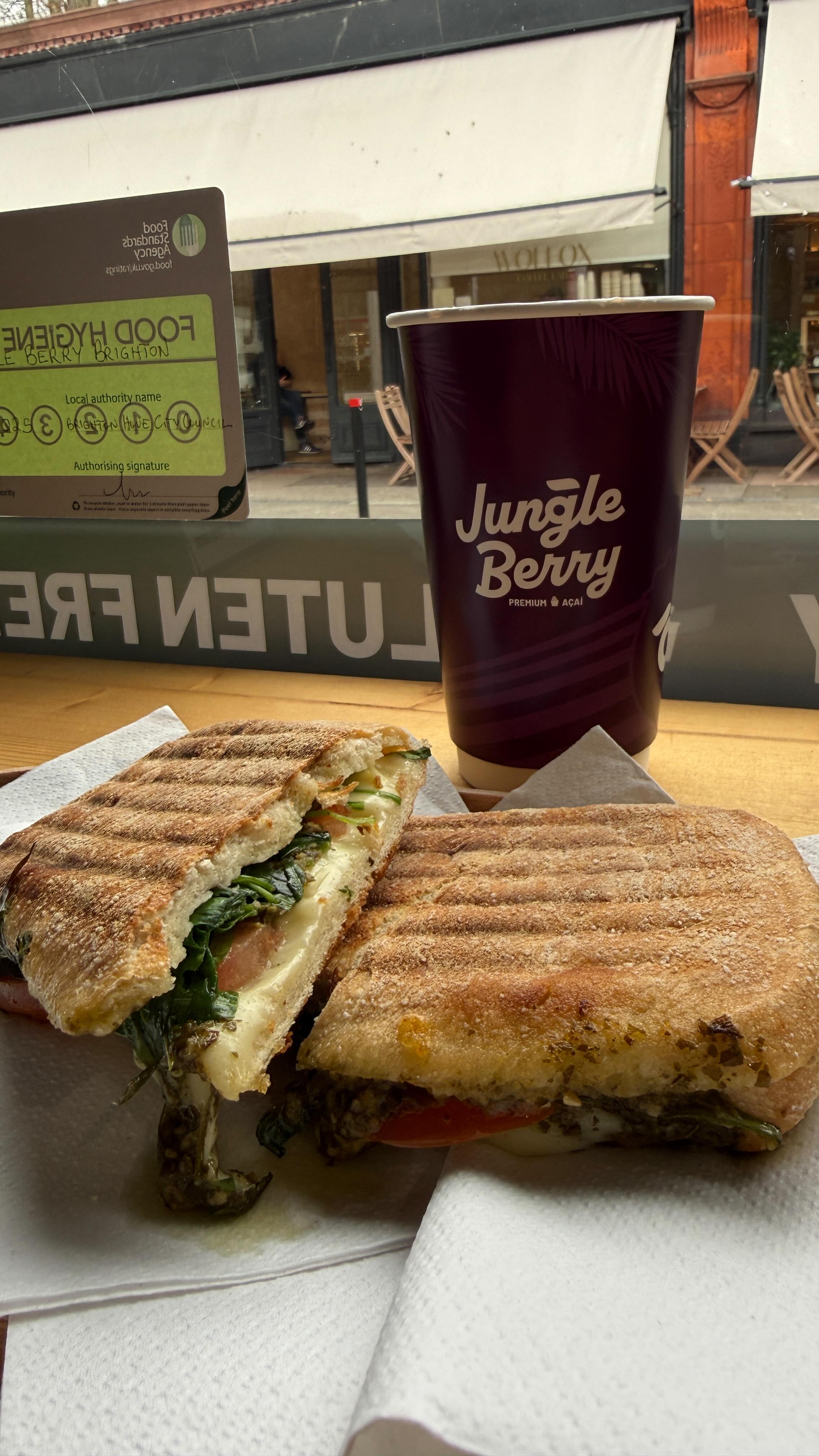 We love our customers. That’s it. That’s the post. 💜
#jungleberry #acai #londoneats #aberdeeneats #brightoneats