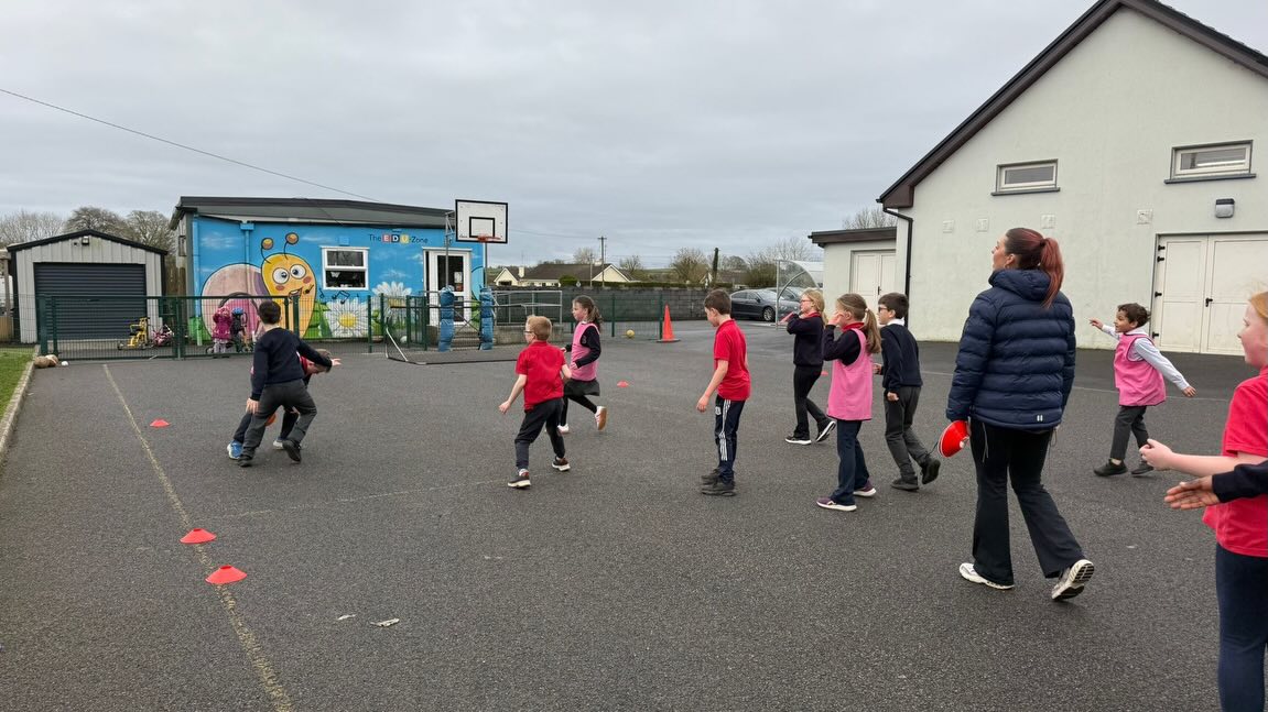 A great start to our football sessions with Lauren, CDO from Annaghdown ⚽
Lots of work on hand passing and catching. Looking forward to building on these skills over the coming weeks! 🙌