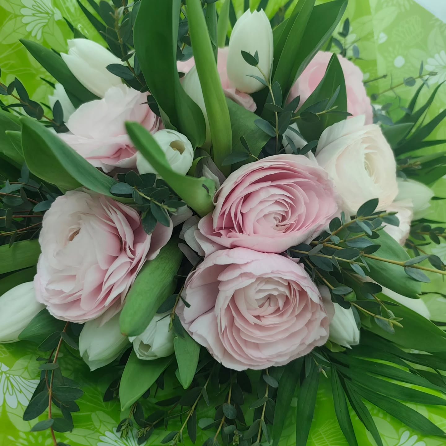 Les renoncules en ce moment sont au TOP !!!
Vraiment, regardez moi ça, une merveille 🥰🥰
C'est parti pour un week end fleuri encore une fois! L'arrivage de plantes et de fleurs tout neuf est en place, si vous avez un besoin particulier pensez à commander !!! 🩷
Commence joli bouquet commandé pour ce week end 🌷
Ouvert tout le week end comme toujours 🪻🌷
#fleuriste
#lachapelledelatour
#fleurs
#artisanfleuriste
#faitmainfrançais