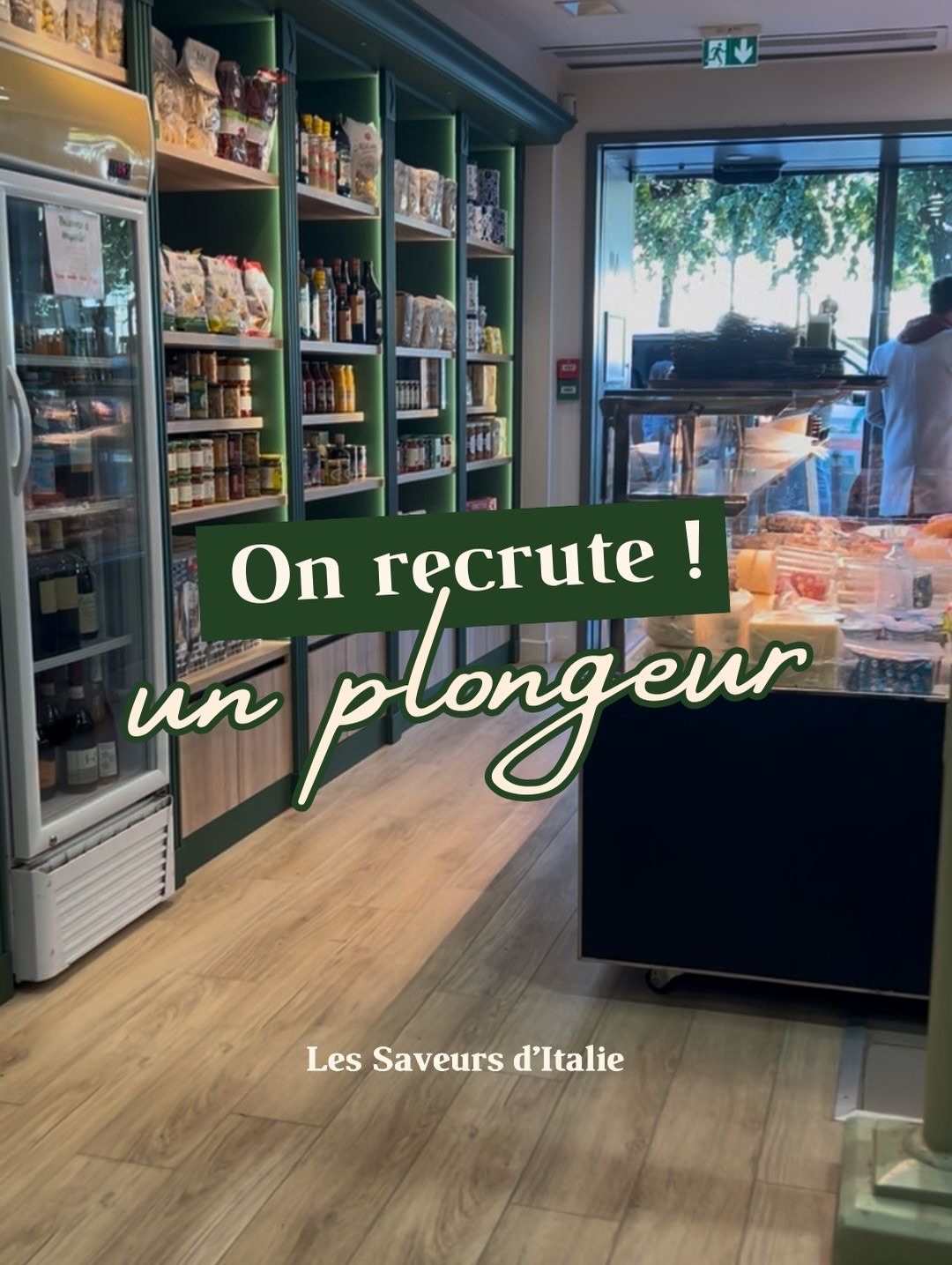 On recrute un(e) plongeur / plongeuse pour la saison.
CDD de saison – 35h par semaine
Du 1er avril au 26 septembre
Du lundi au samedi
Horaires :
11h30 – 15h
19h30 – 23h
Aucune expérience nécessaire. Nous recherchons surtout une personne motivée, sérieuse et dynamique.
Profil recherché :
Organisé(e), dynamique, sérieux(se) et ponctuel(le).
Avantages :
Repas midi et soir
Mutuelle d’entreprise
Salaire à discuter lors de l’entretien.
Envoyez votre CV par mail : lessaveursditalie@yahoo.fr
#recrutement #chinon #bourgueil #plongeur #plongeuse