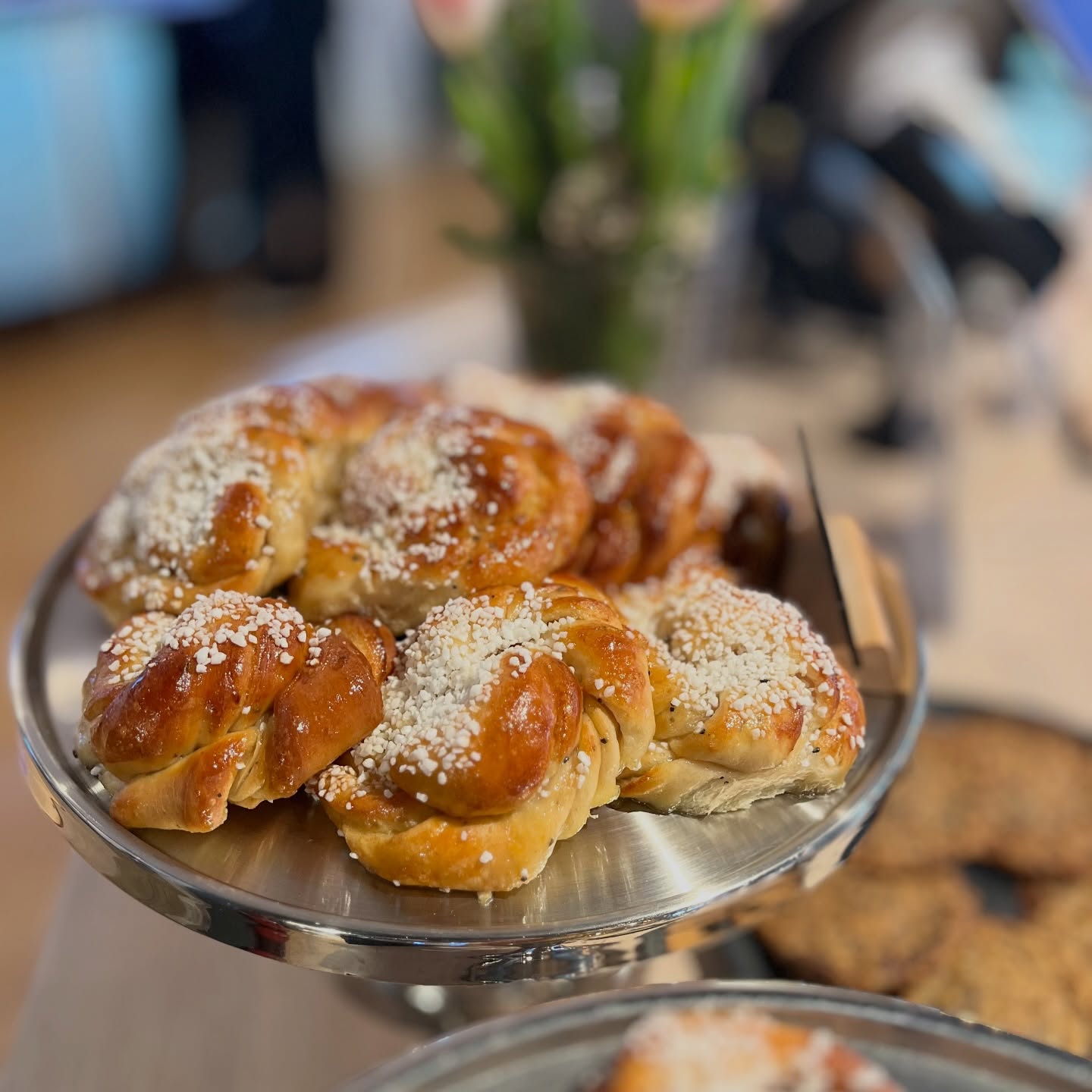 Bullar, bullar och bullar😍🤍
Solen skiner denna fredag, fira in helgen med oss💕
Öppet
09.00-16.00🫶