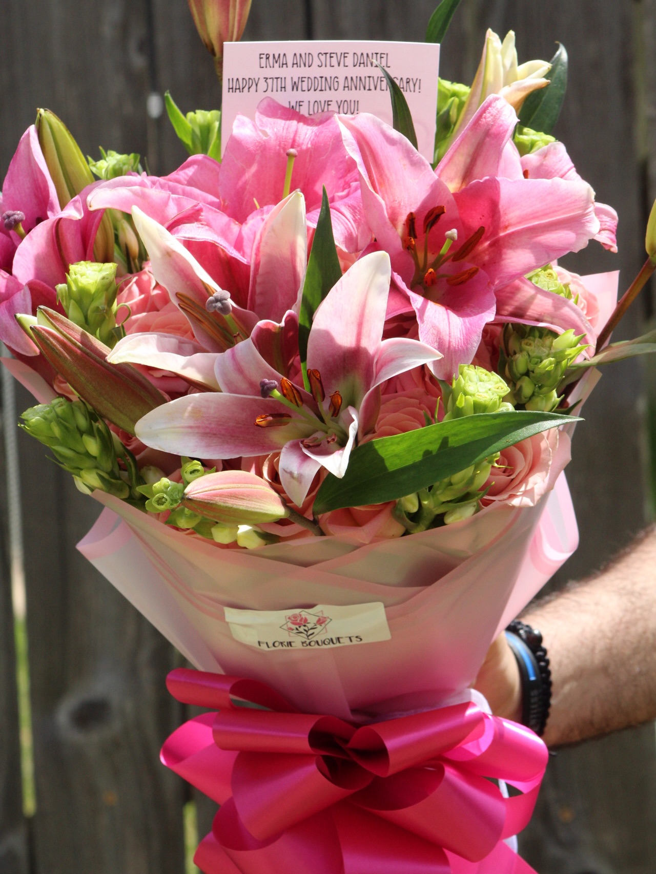 hope he buys you flowers… but if he doesn’t, send this to him 🤭💐
Luxury bouquets made to impress — because you deserve more than the bare minimum.
✨ Same-day & scheduled delivery available
📍 Houston / Richmond / Katy
📲 Text +1 (832) 884-8238 to order
🌐 floriebouquets.com
Don’t wait for a special occasion… be the reason he orders today. #flowers #floriebouquets #supportsmallbusiness