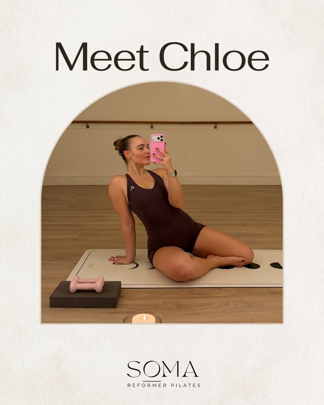 Meet Chloe !
We’re so excited to officially welcome Chloe to the Soma team whoop whoop
Chloe is a fully qualified Mat & Reformer instructor who began her teaching journey last August, after 6 years of being a self-confessed gym girly and completely falling in love with movement. Pilates didn’t just become a workout for her… it genuinely changed her life.
Her classes are all about:
🫶🏽 Feeling strong and confident
🫶🏽 Moving in a way that works for your body
🫶🏽 Switching off and reconnecting mind + body
🫶🏽 Good vibes only
Expect supportive energy, options for all levels, a feel-good R&B playlist… and yes…pulses 🤭🔥 say Hi to Chloe
