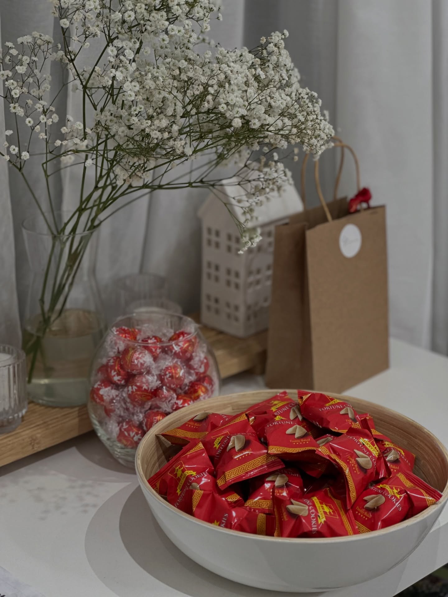 FEBRUARY 🤍
Clients were surprised with little fortune cookies at their appointments for Chinese New Year - just a small touch to bring some good energy into the space 🧧✨
I also welcomed 9 new clients this month - which I’m so grateful for. Thank you to my lovely current clients for always recommending me and spreading the word 💕
The Dermalux LED Tri-Wave has been in constant use (as always). It’s genuinely a non-negotiable in clinic, whether we’re calming, healing or boosting collagen.
Lots of you have been beginning your journeys with Dermaviduals facials, focusing on strengthening the barrier and building long-term skin health using Dermaviduals & AlumierMD.
A mixture of treatments this month but DermaFrac & SQT was definitely the popular ones this month.
Outside of clinic it’s been:
• Home cooking (always prepping colourful veg 🥕🥬)
• Vietnamese food on repeat
• Breakfast at our favourite place @norsk_lifestyle ☕️
• And a couple of gym PBs - 107.5kg deadlift & 112.5kg RDL 🥳
Skin is 360°.
What we eat, how we move, how we manage stress, it all shows.
Thank you to every client who continues to trust me with their skin. March is already filling 🤍
#aylesbury #aylesburyvale #aylesburybusiness #buckinghamshirebusiness #buckinghamshirelife