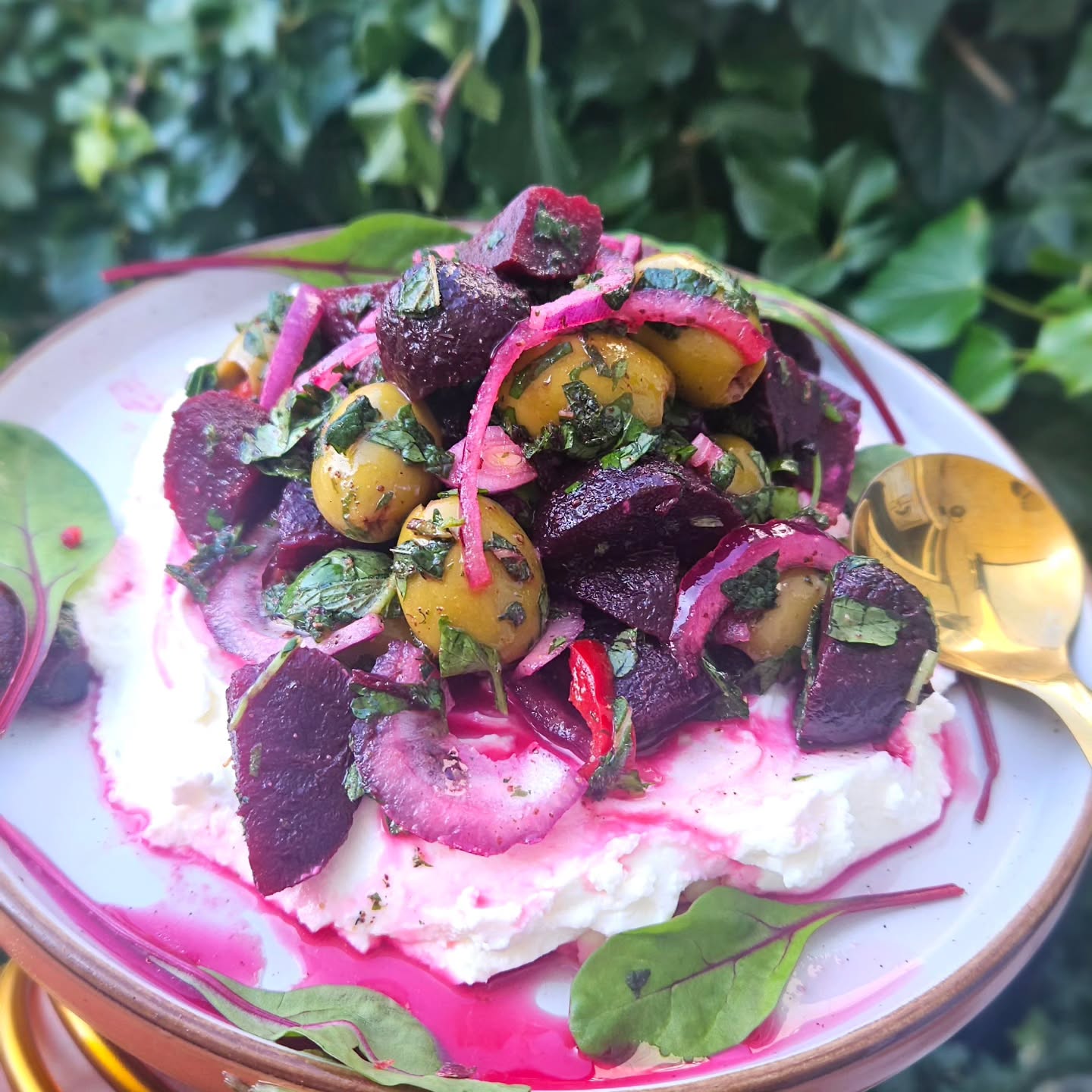Bringing the sunshine with this vibrant cumin. & sumac spiced beetroot and olive salad on a bed of creamy, tangy whipped feta 🩷
This recipe can be found in the Summer section of my website (Website link bio) x