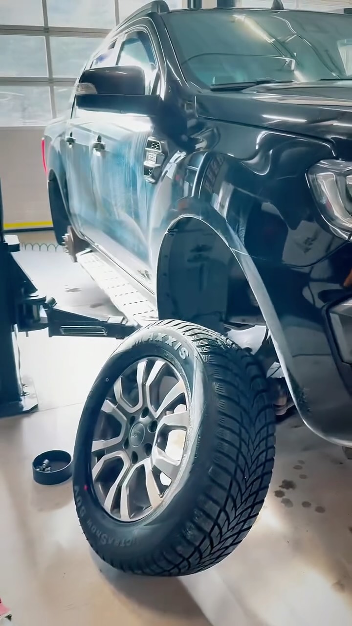 Winterreifen➡️➡️➡️➡️
🏁High Performance Reifen
🏁Alufelgen
🏁Felgenzulassung
🏁Waschanlage
🏁Innenreinigung
🏁Chiptuning
🏁Keramikversiegelung
🏁Achsvermessung
🏁 Fahrwerk Tuning
🏁Thor Soundbooster
🏁 Collaudo
🔌Talaria Sting
infos + Termin unter:
📧 info@pneuscenter.com
📲3486966069 ☎️0472888048
www.pneuscenter.com
➡️jetzt Neu in Rodeneck Handwerkerzone Rienzstraße 21 👍
der private Reifendienst mit eigener Portal Waschanlage 24H geöffnet
💎💎💎💎💎💎💎
#winterreifen #fordwildtrak #carwash #maxxistires #rodeneck