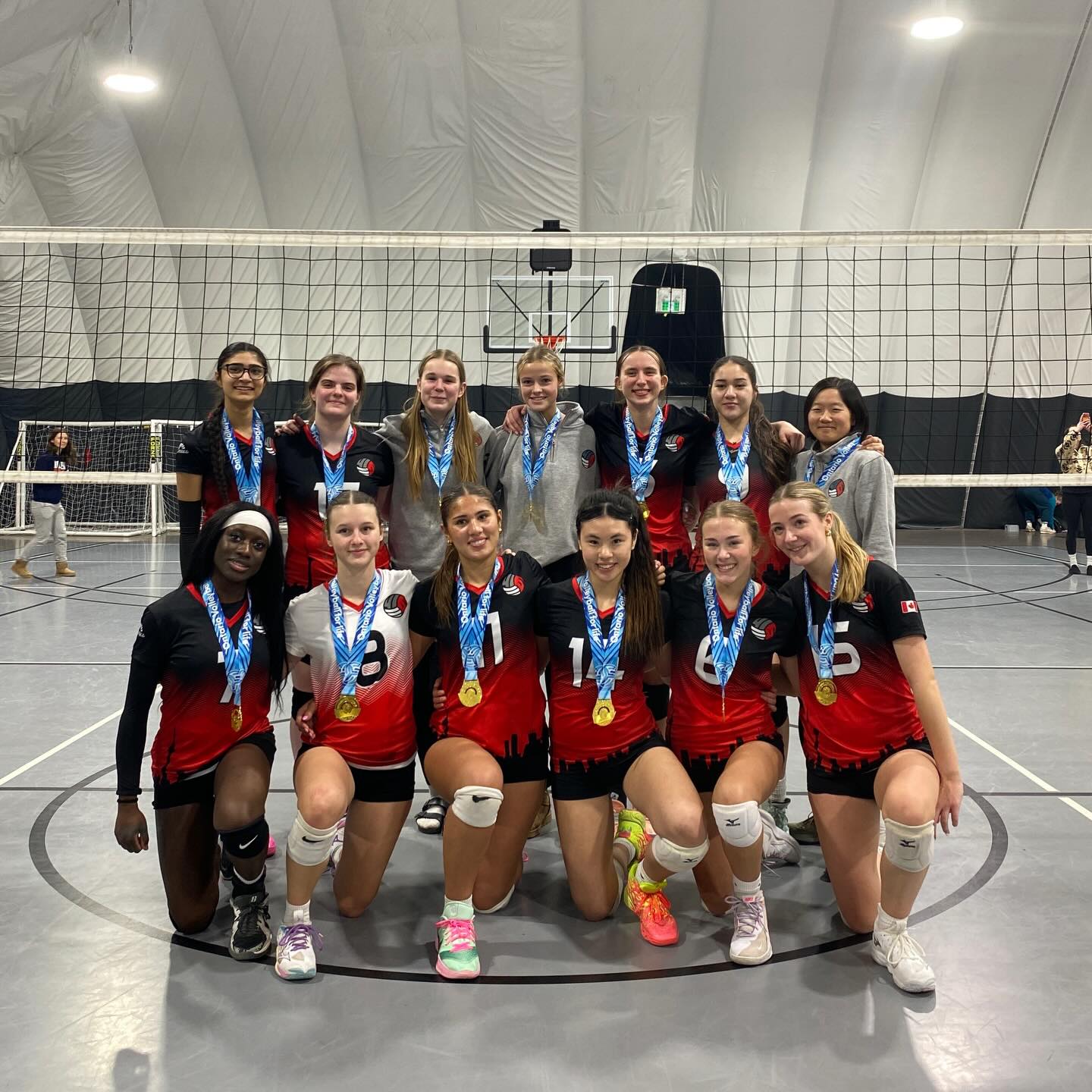 Yesterday our amazing 17U Fire took home Gold! Amazing job everyone🎉💪🏻