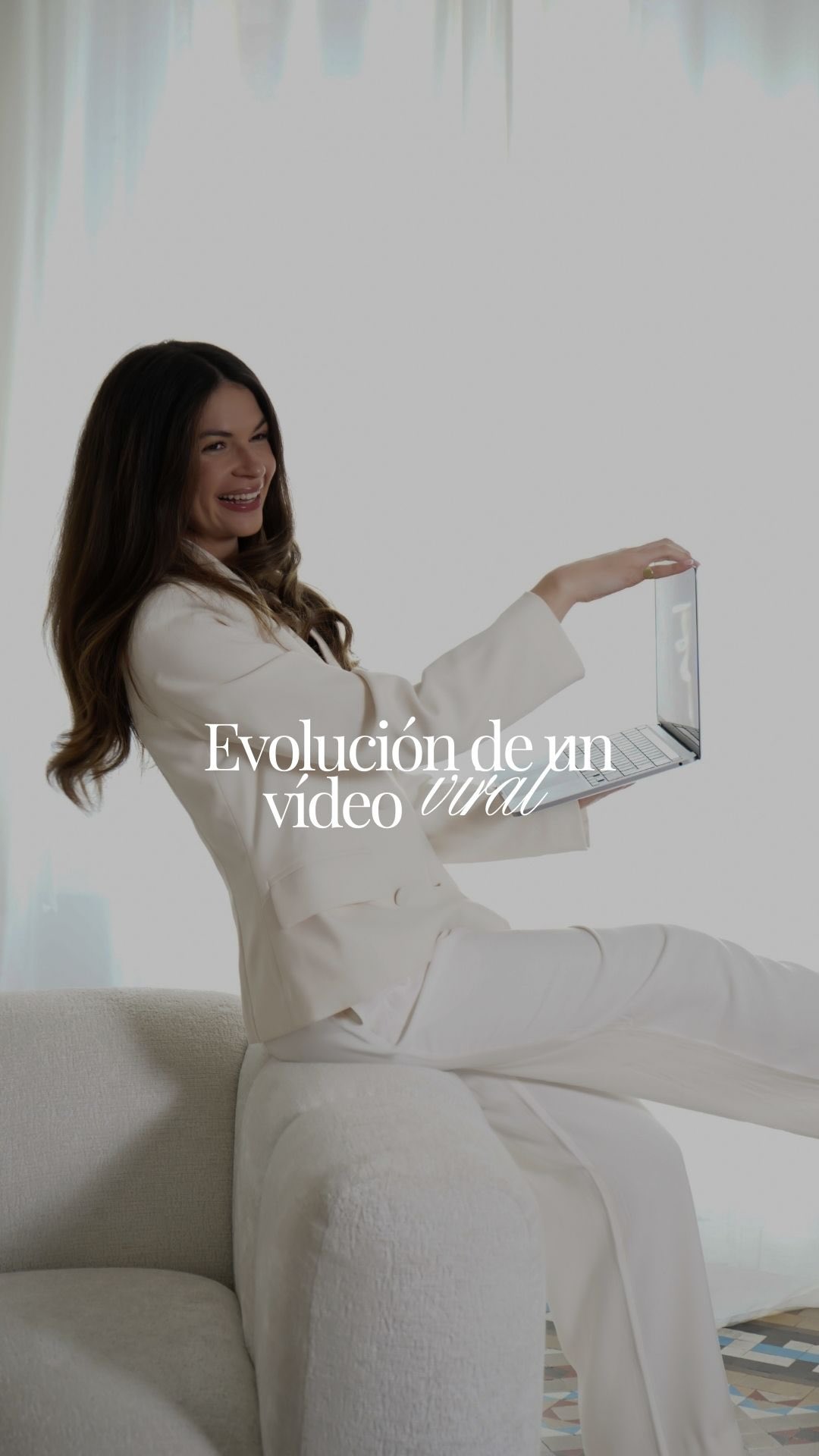 Este es el recorrido real de un vídeo viral bien planteado.
Primero valida con retención. Después activa guardados y compartidos. Y cuando el contenido responde, el alcance llega solo.
No es cuestión de suerte ni de subir por subir. Es entender qué estrategia seguir, qué formato usar y qué mensaje lanzar.
Así es como construimos viralidad desde estrategia y contenido orgánico.
Si quieres que tu negocio sea nuestro próximo caso de éxito, comenta la palabra "VIRAL" y empezamos. ✨