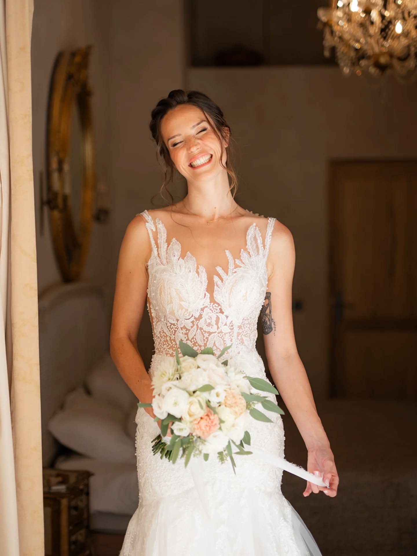 🌿 L & T 🌿
04.10.2025
@domainedegenia
@_lheuredoree
@clairepenotphotographer
@coralie.make.up
@melaine.bois.fleuri
@maison_nans
@opla.music
@wicka_le_magicien
@provences.experiences.fr
@caravanepalace_events
@monsieurchou
@soniabmarseille
#fleuristeevenementiel #mariageenprovence #weddingprovence #weddingsouthoffrance #bridalbouquet