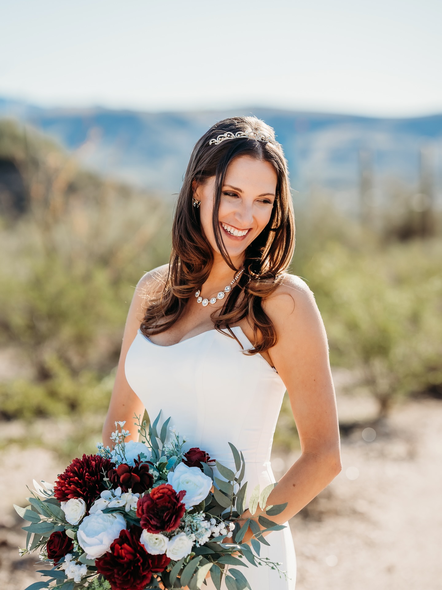 With the softest turn of her shoulders, a gentle lift of the chin, a slow step forward — everything changes. The light hits differently. The veil flows. The emotion shifts.
You don’t need a hundred poses to create magic. Sometimes all it takes is simple movement to transform one moment into an entire gallery of memories. 🤍