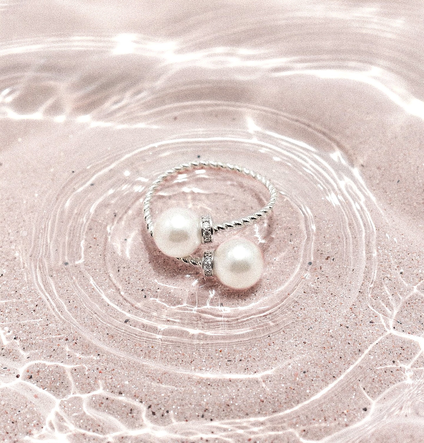 Saf. Modern. Zamansız.