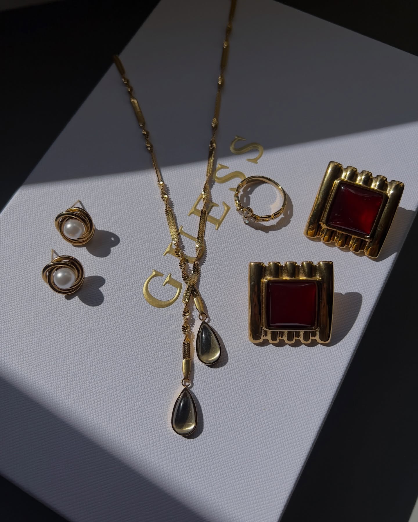 March looks good on you 🌹 •
Shop your fav pieces online @say.so_jewelry
www.saysowoman.com
•
•
•
•
•
•
#jewelrylover #shopvintage #shoppingonline #cyprus #greece