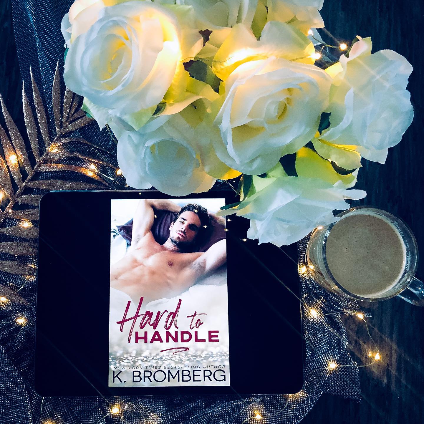 „𝚈𝚘𝚞 𝚌𝚊𝚗’𝚝 𝚐𝚒𝚟𝚎 𝚑𝚊𝚕𝚏 𝚊 𝚑𝚎𝚊𝚛𝚝, 𝚝𝚑𝚊𝚝’𝚜 𝚎𝚚𝚞𝚒𝚟𝚊𝚕𝚎𝚗𝚝 𝚝𝚘 𝚐𝚒𝚟𝚒𝚗𝚐 𝚜𝚘𝚖𝚎𝚘𝚗𝚎 𝚢𝚘𝚞𝚛 𝚋𝚛𝚘𝚔𝚎𝚗 𝚑𝚎𝚊𝚛𝚝. 𝙽𝚘, 𝚢𝚘𝚞 𝚑𝚊𝚟𝚎 𝚝𝚘 𝚐𝚒𝚟𝚎 𝚝𝚑𝚎𝚖 𝚊𝚕𝚕 𝚘𝚏 𝚒𝚝 𝚊𝚗𝚍 𝚝𝚛𝚞𝚜𝚝 𝚝𝚑𝚊𝚝 𝚝𝚑𝚎𝚢’𝚕𝚕 𝚑𝚘𝚕𝚍 𝚘𝚗 𝚝𝚘 𝚒𝚝 𝚊𝚗𝚍 𝚙𝚛𝚘𝚝𝚎𝚌𝚝 𝚒𝚝.“
This book slayed me, seriously!
It’s damn hard to make me cry with a book. And yet K. Bromberg has done it.
To be completely honest, I didn’t expect this book to be so intense. I went into it thinking I was going to read a sports romance with a little bit of drama and angst mixed into it. What I got was so much more... and thank god for that! I really liked Dekker... she was strong and didn’t take shit from anyone. She knew what she wanted and was the only one who even cared to look close enough and see that there was something going on in Hunter’s life.
Hunter... he had so much guilt weighing him down and the only way he knew how to release it was through anger... on and off the ice. My heart really broke for him.
This is a story about second chances, forgiveness and most importantly love. I absolutely loved this. Definitely recommend reading it.
The full review is up on my blog.
▪️
#bookreview #kbromberg #bookblog #booknerd #bookobsessed #booklover #romancereader #romancelover #bookblogger #bibliophile #bookstagram #bookaddict #bookphotography #bookaholic #bookish #romancebooks #blog #romancereads #bookworm #bookishlife #instabook