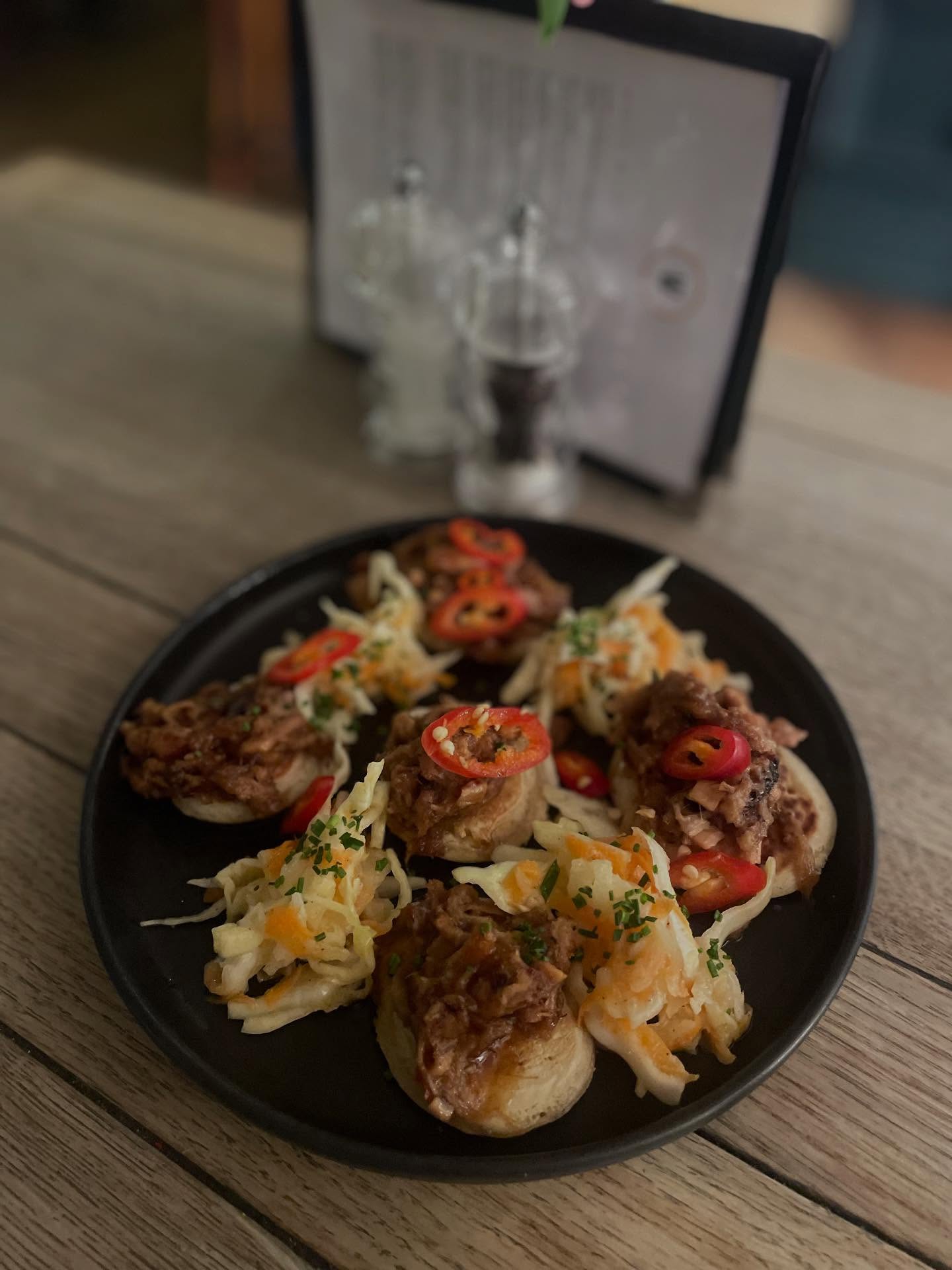 ✨NEW MENU✨
- today’s mini pancakes are teriyaki pulled pork
#bristolpub #bristolgoodfood #bristolpubfood #bristolrestaurants #bristolfood