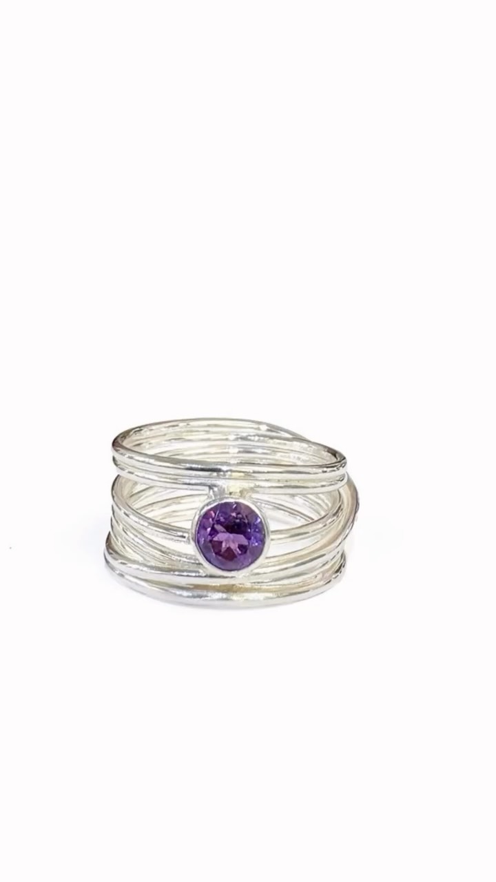 This is a bit late in the month but Februaryβs birth stone is Amethyst so here are a selection of my jewellery pieces with amethyst gem stones π
All items are handmade by me in silver π
#abbyfilerjewellery #silverjewellery #amethyst #contemporaryjewellery #jewelleryaddict