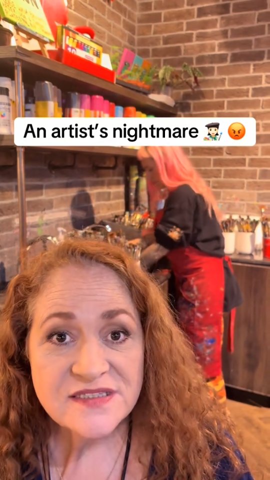 So much work to do - poor @elnoart 😅😅
#artplay #artplaylondon #artistproblems #artstudio