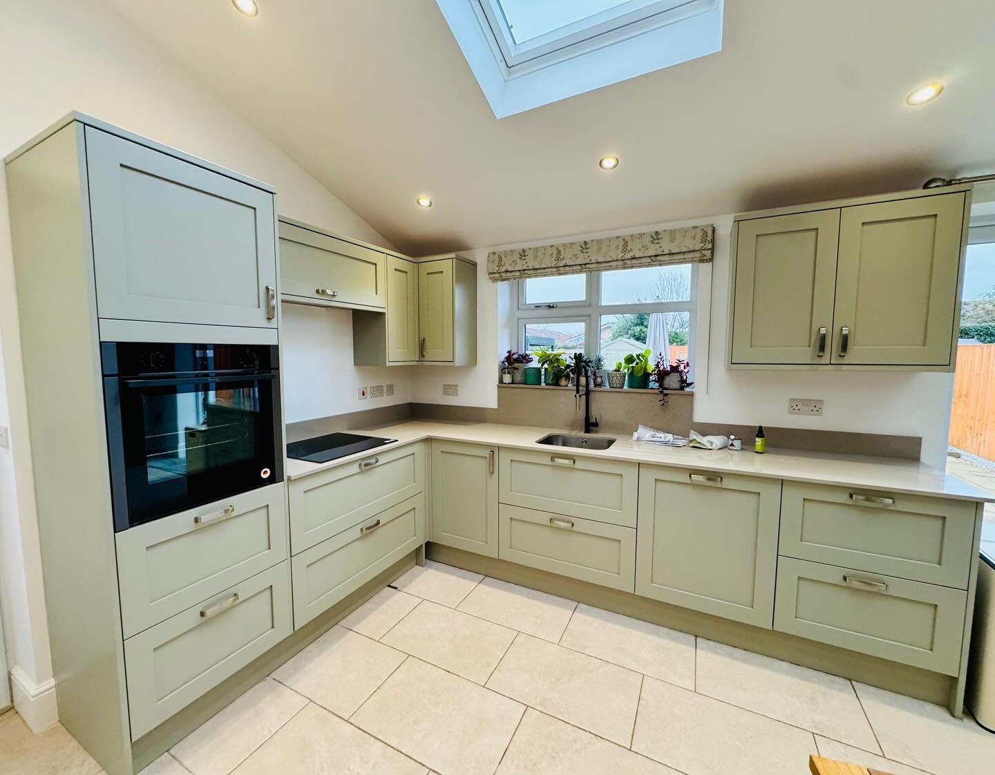 A kitchen renovation we’ve recently completed 👍
Are you planning to extend your home? Get in touch with us today, we’re a Shrewsbury based builders!
•
•
•
•
#CMBuildingServices #ShrewsburyBuilders #ShropshireConstruction #HomeRenovationUK #shrewsbury
CM Building Services Shrewsbury builders
Shropshire construction
Home renovations Shrewsbury
Extensions and conversions in Shrewsbury
Local builder Shropshire
•
www.carlmorrisbuildingservices.co.uk