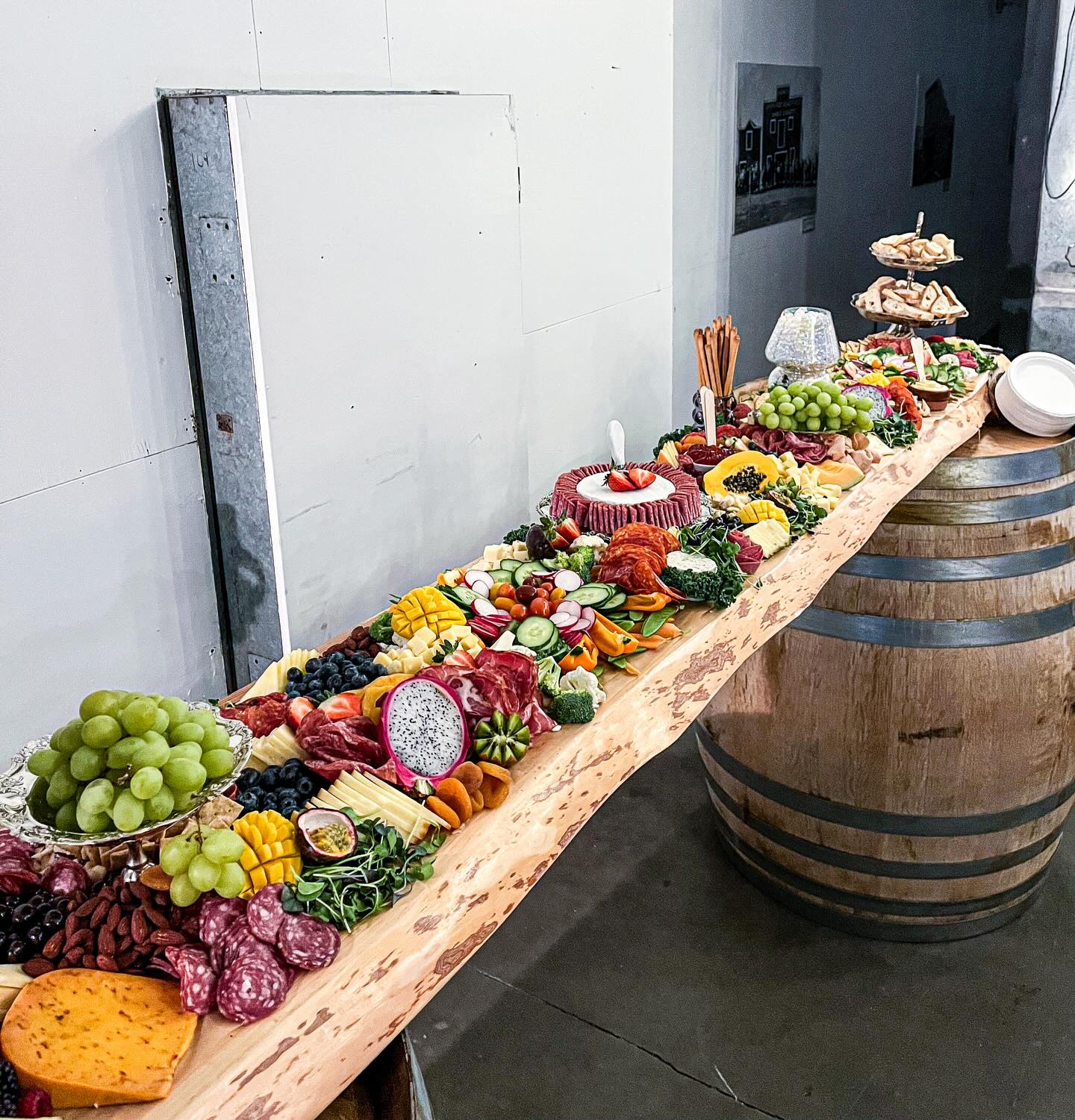 Such a beautiful night at Vintage Reels ✨ Classic Hollywood glamour, incredible wine, and a grazing table to match the magic.