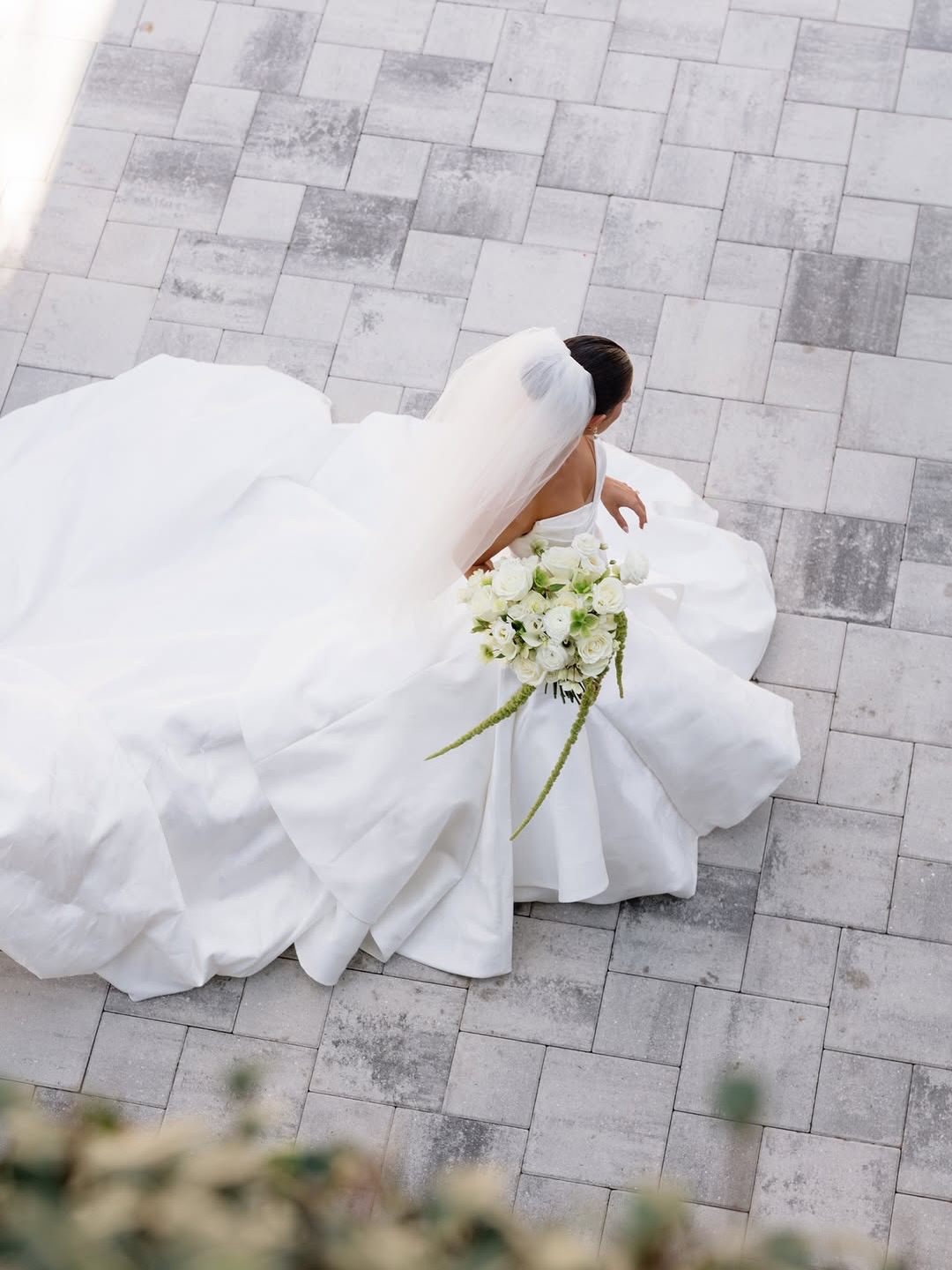 on her way to him 🤍
Dress: @bridalbeginning @inesdisanto
Photographer: @aislinnrosephoto
Florals & Design: @bircheventdesign
Venue: @lacasatoscana
Planner: @brookehyland
Coordination: @theolivetreeweddings
Videographer: @austinchickcollective
Content Creator: @sobridalsocial
Tuxedos: @friartux
Makeup: @kissandmakeupbysteph
Hair: @maypaullina