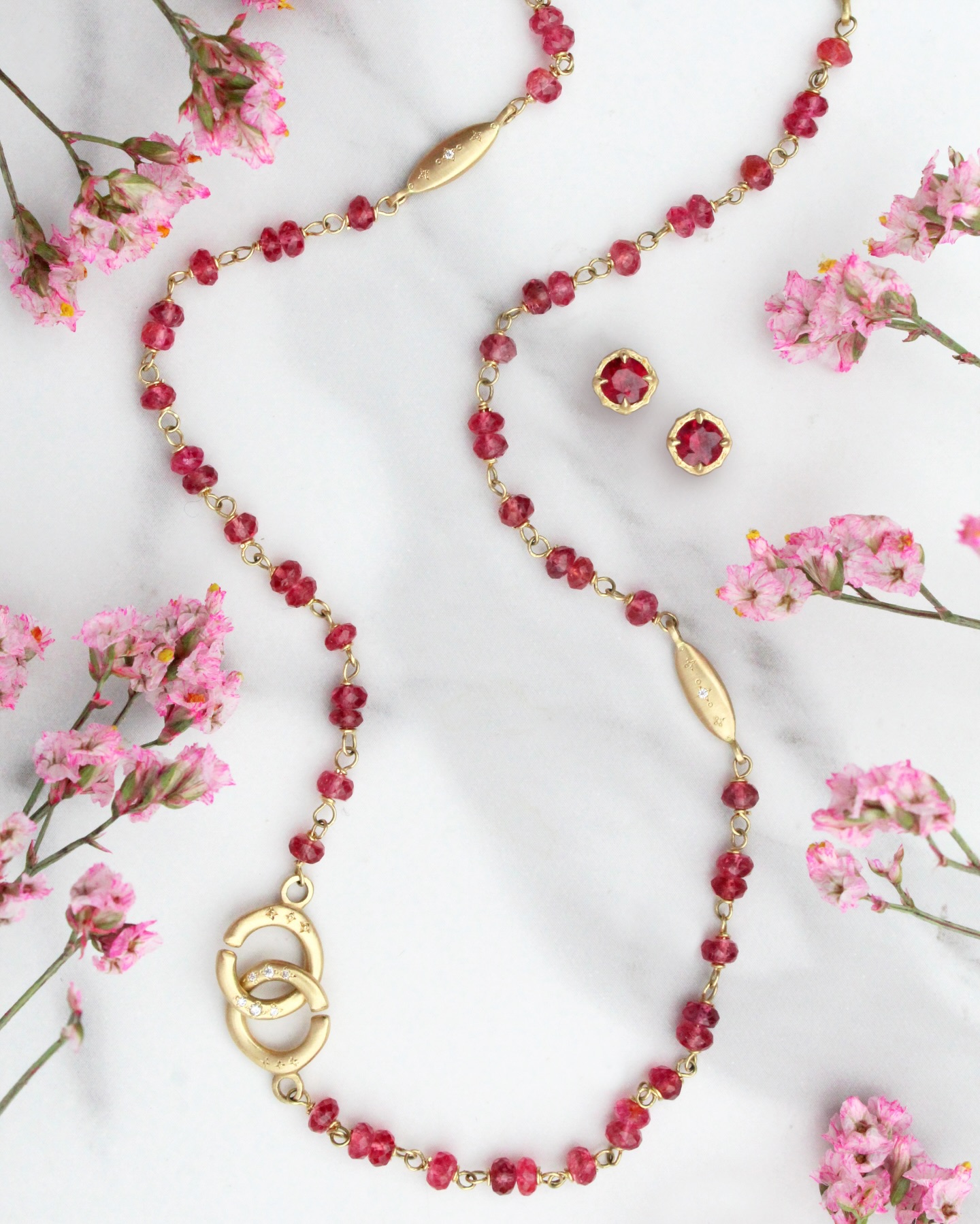 Radiant red! These gorgeous ruby earrings are the perfect pairing with the red spinel beaded necklace, both new from @adelchefridi
#jotd #futureheirloom #artisian #stylebymax #lovejewels
