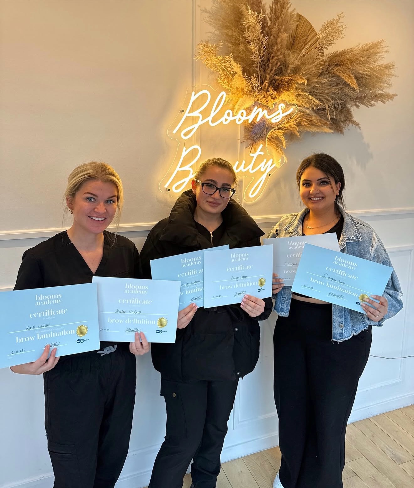 Happy International Women’s Day 🤍
We wanted to take today to celebrate all of the amazing women that have completed their training at Blooms.
Whilst we couldn’t fit everyone in one post, we thank you all for choosing us and appreciate you every single day!