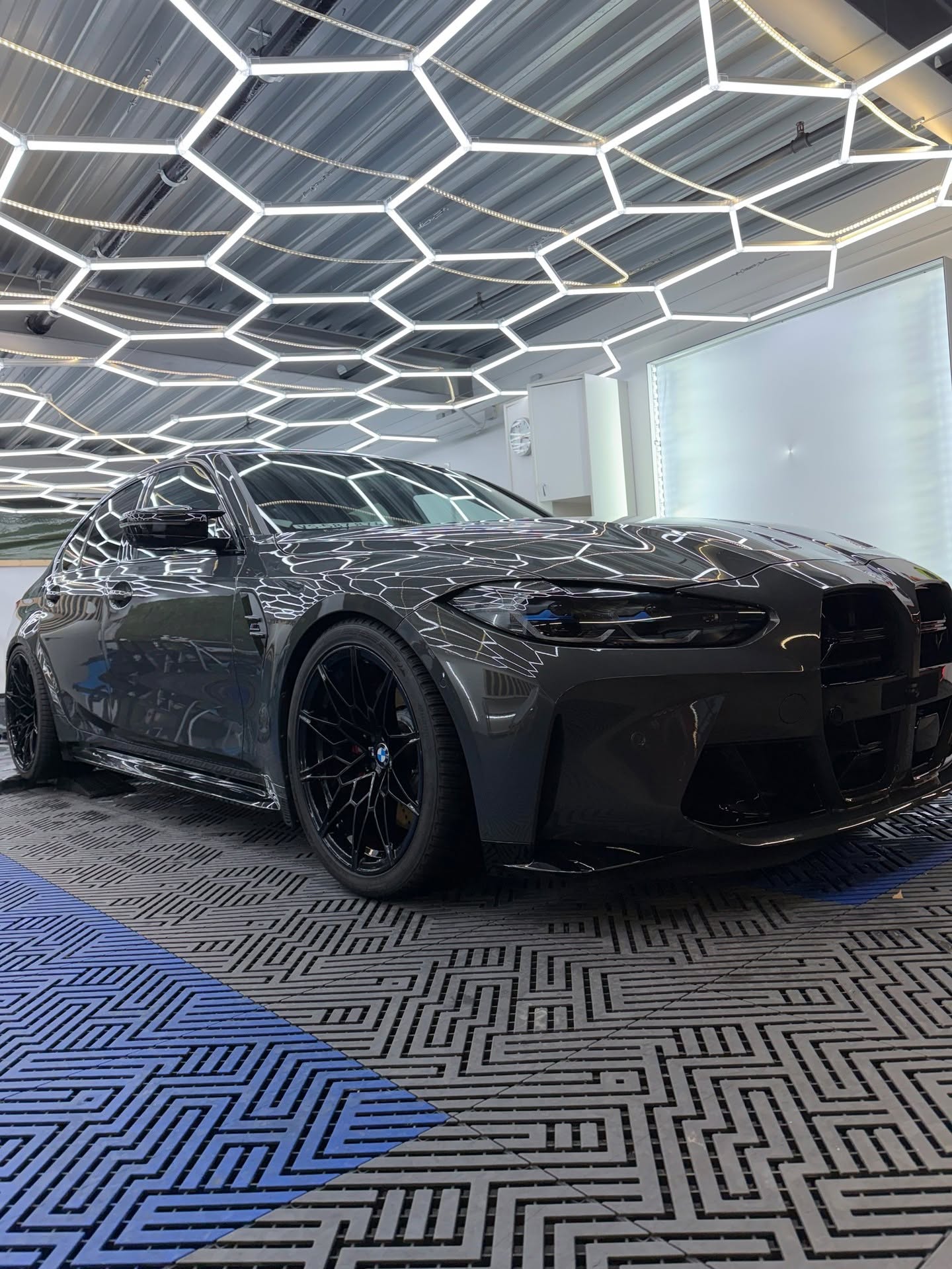 🔥 BMW M3 Compétition xDrive (G80) 🔥
510 chevaux. Transmission intégrale. Sensations garanties.
Disponible à la location à Martigny.
📩 Écrivez-nous en message privé pour réserver.
#EasycleanVS #BMWM3 #LocationVoiture #M3Competition #Martigny #DrivingExperience #Valais