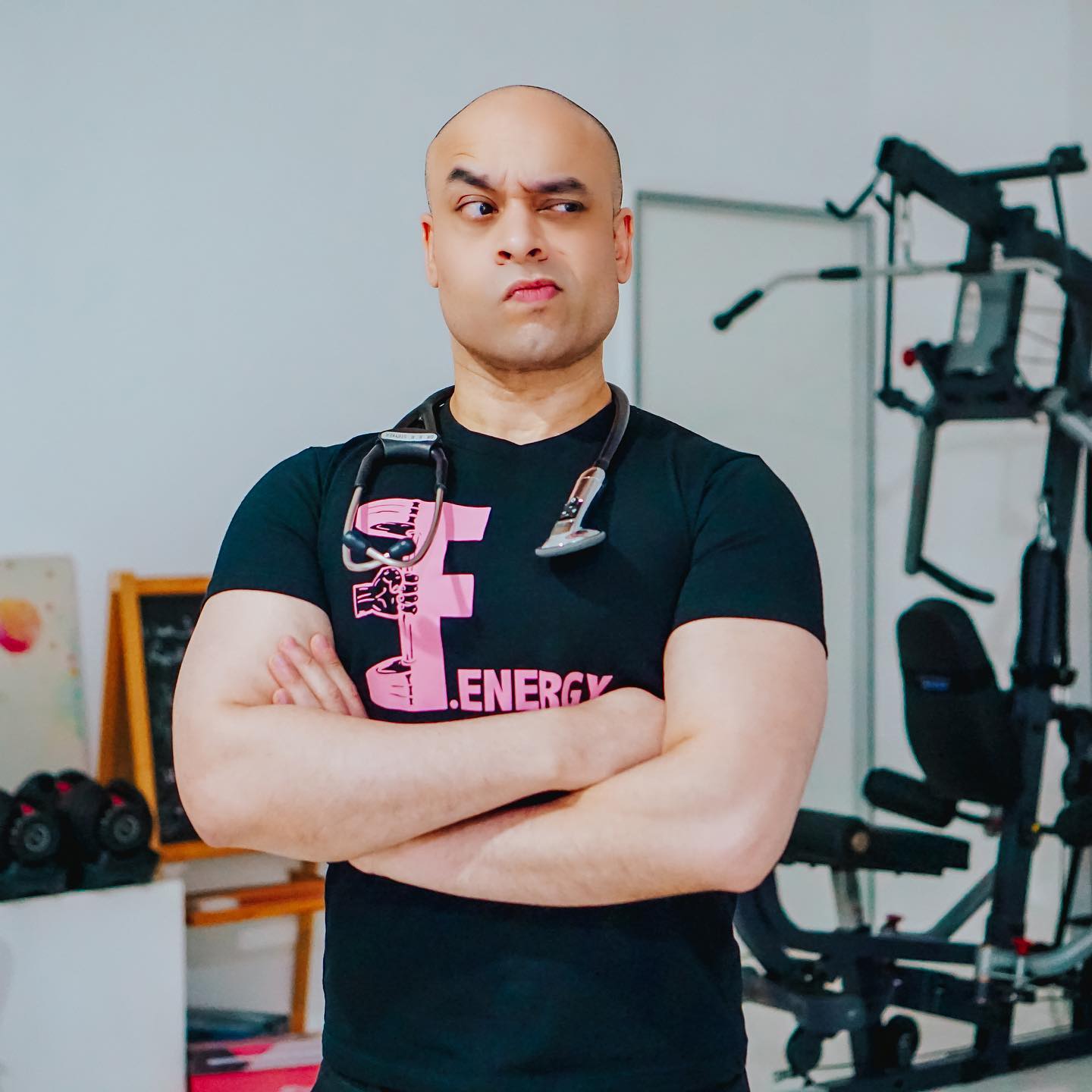 Can you work out after covid???
While viral infections are a part of life, some can significantly hinder your fitness and training plans.
Learn the dos and don’ts to minimize the downtime and ensure you can get back on your feet and back in the gym quickly and safely, with your hard earned results intact!
Clinic is in session folks! 🦠
Video link in bio!
#postcovidexercise
#gym
#weightloss #3fenergy #flowfysiquefactory